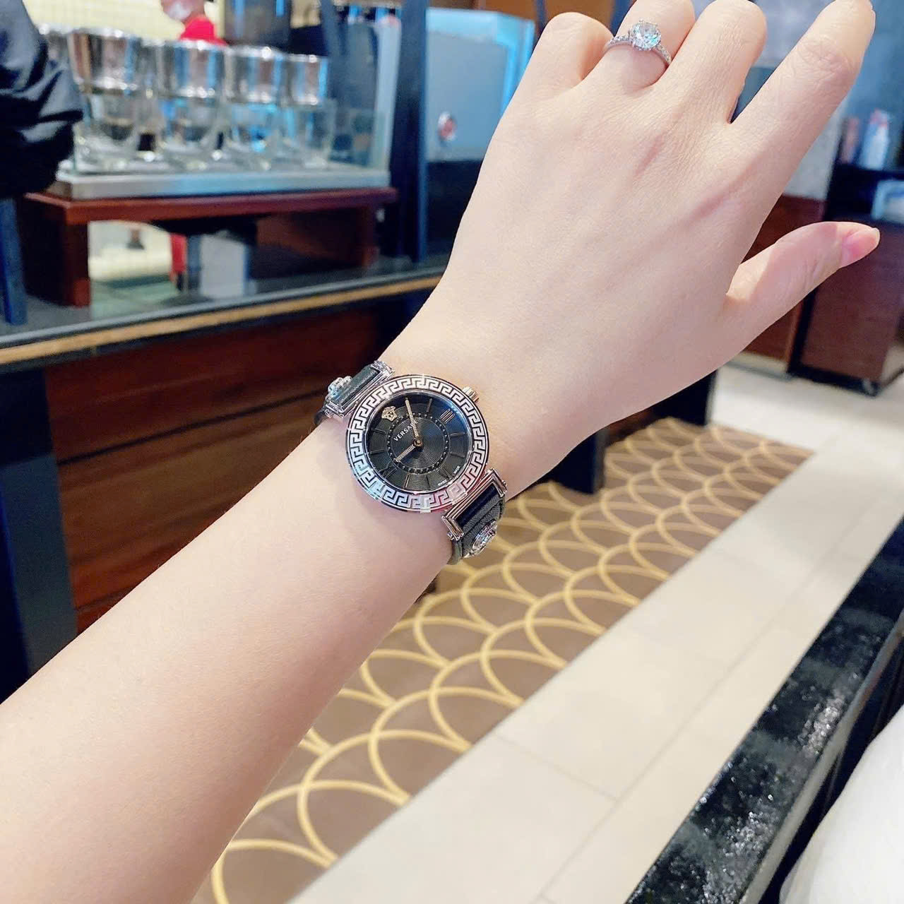 Đồng hồ VERSACE QUARTZ VEVG00120 – DÒNG TRIBUTE ĐẲNG CẤP Ý ĐẠI LỢI