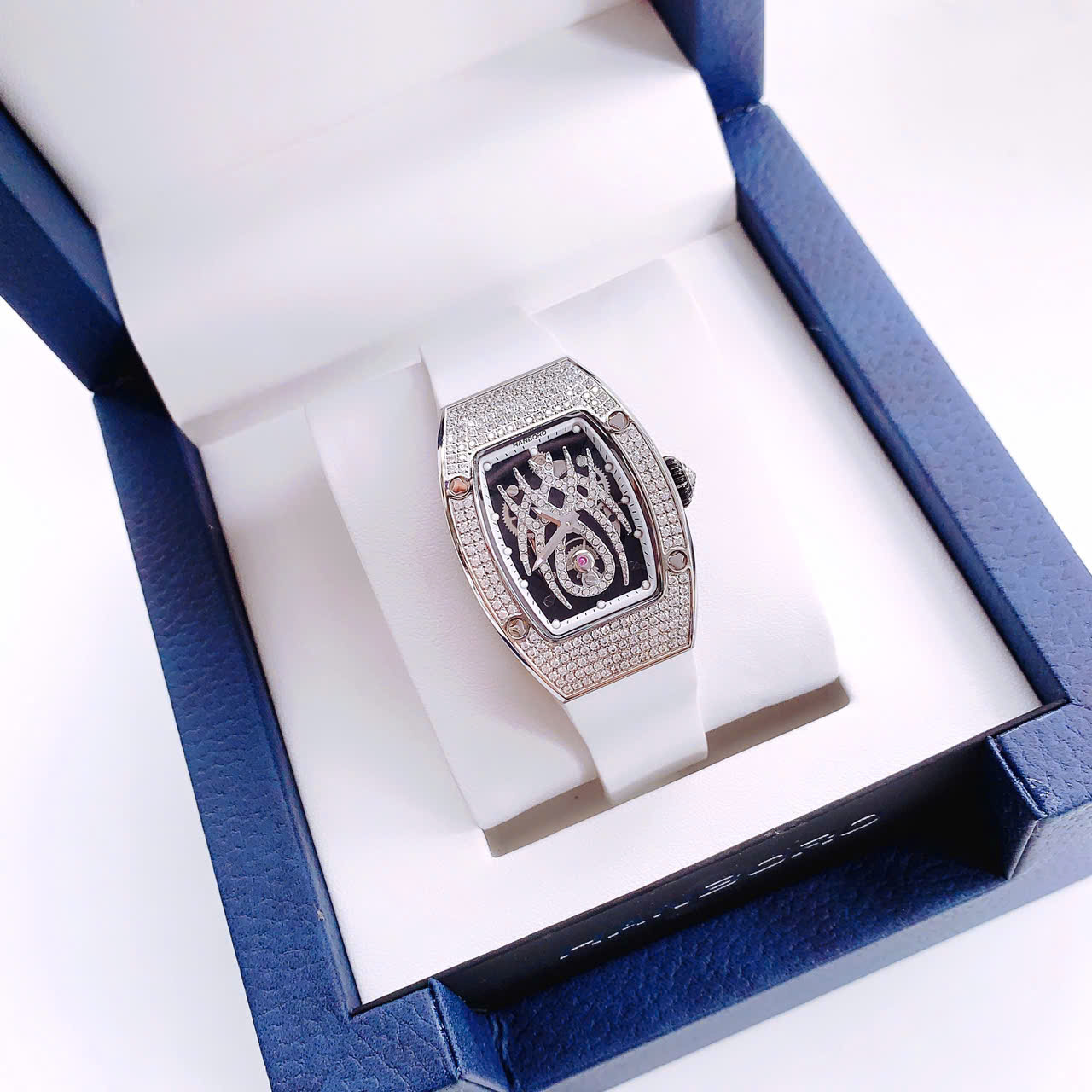 Đồng Hồ Hanboro by Huboler Nhện Hồng Silver – Siêu Phẩm Đẳng Cấp Với Thiết Kế Độc Bản
