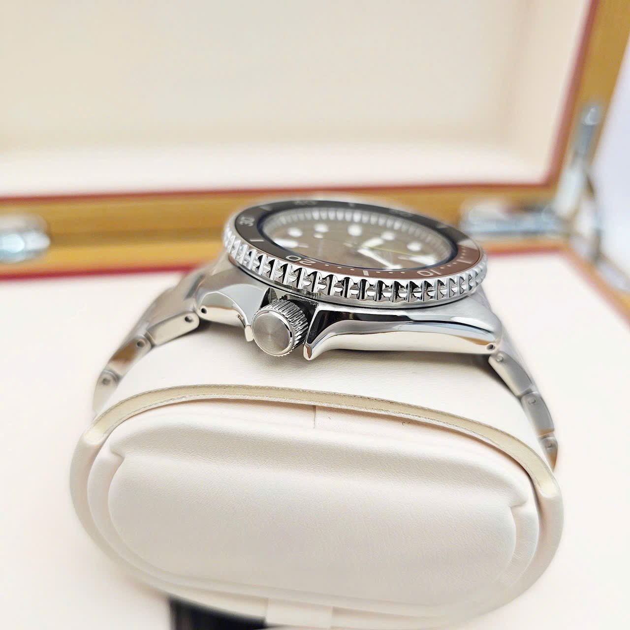 Đồng Hồ Seiko 5 Automatic SRPJ47K1 Sport Dây Thép Mặt Nâu – Làn gió mới từ huyền thoại Vintage Time Sonar