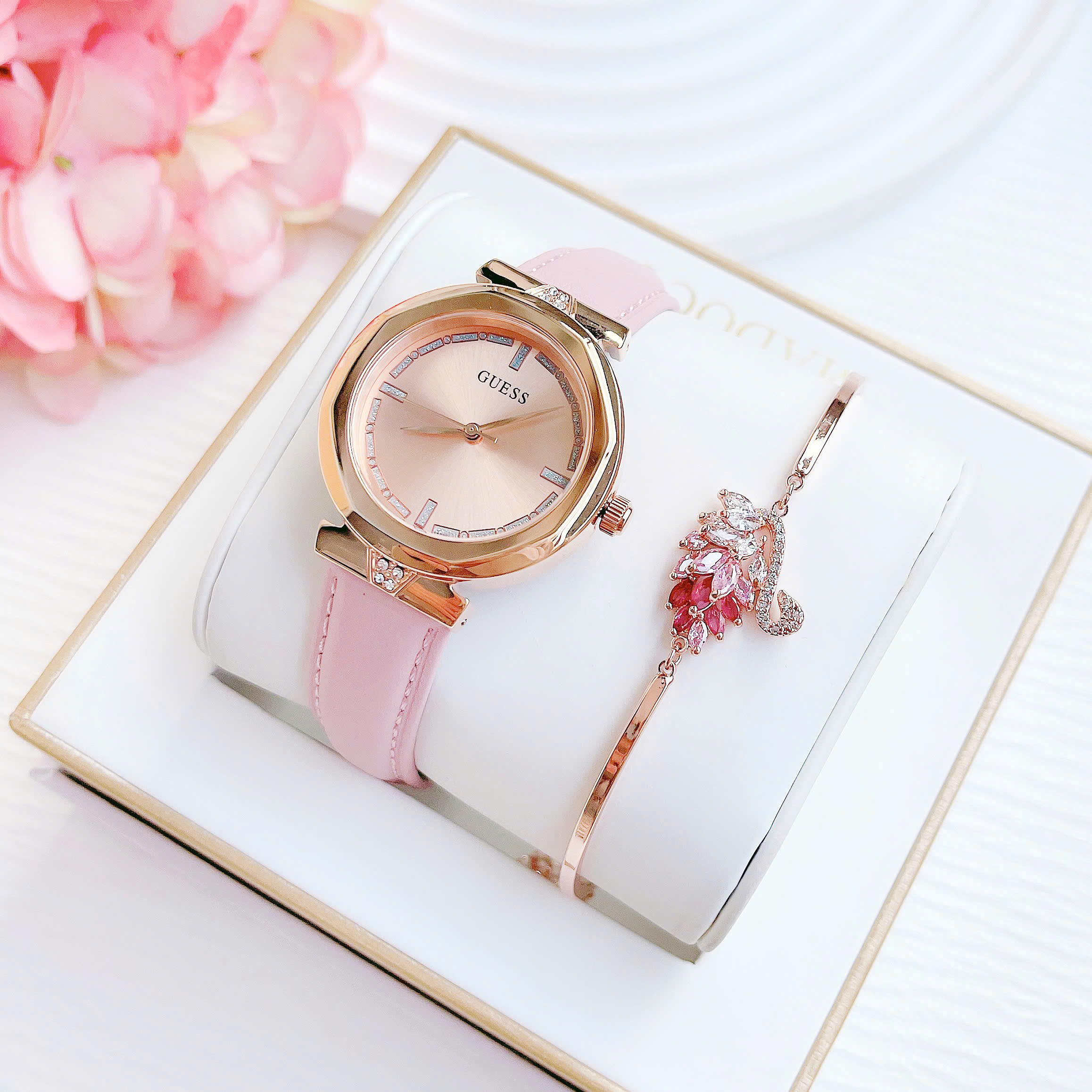 Đồng Hồ Guess GW0613L3 Rumour Crystals 2025 – Phiên Bản Mới Sang Chảnh, Lung Linh Hơn Cả Hình