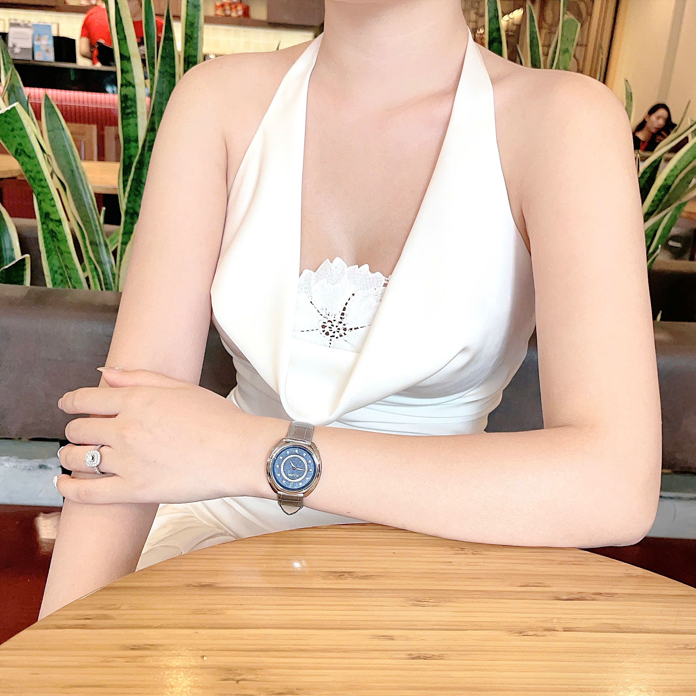 Đồng Hồ Bulova Duality Blue Dial – Đẳng Cấp Với Mặt Số Xanh Và Kim Cương Rạng Ngời