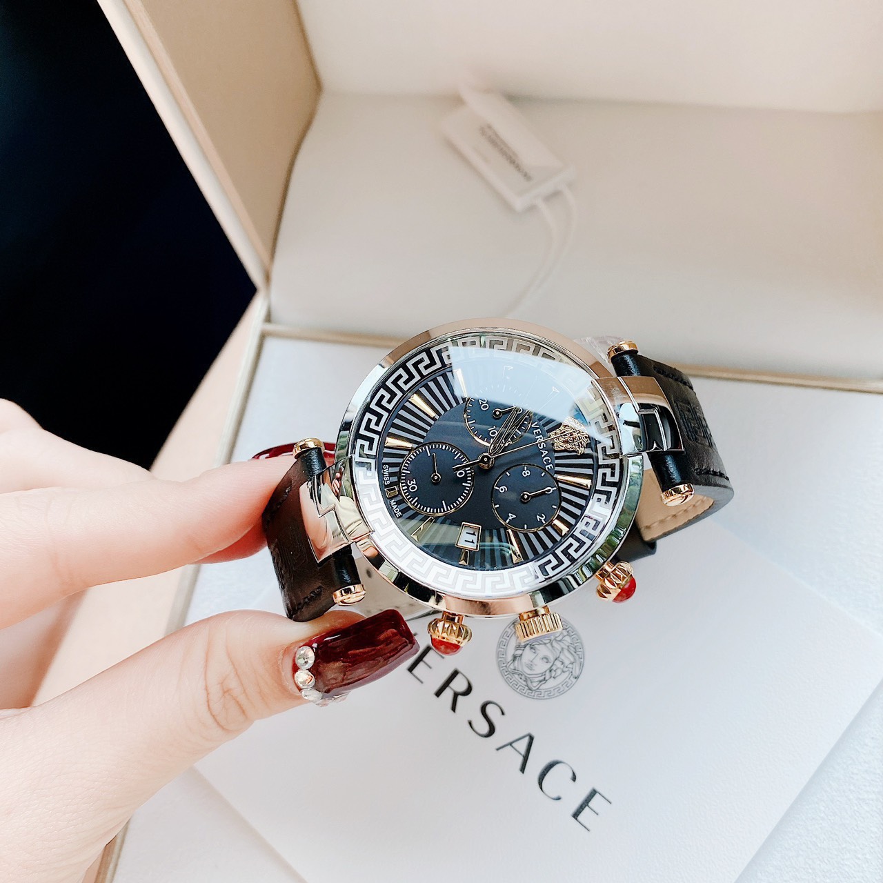 Đồng Hồ Nữ Versace Revive Chrono Women's  Watch VE2M00121 Màu Đen