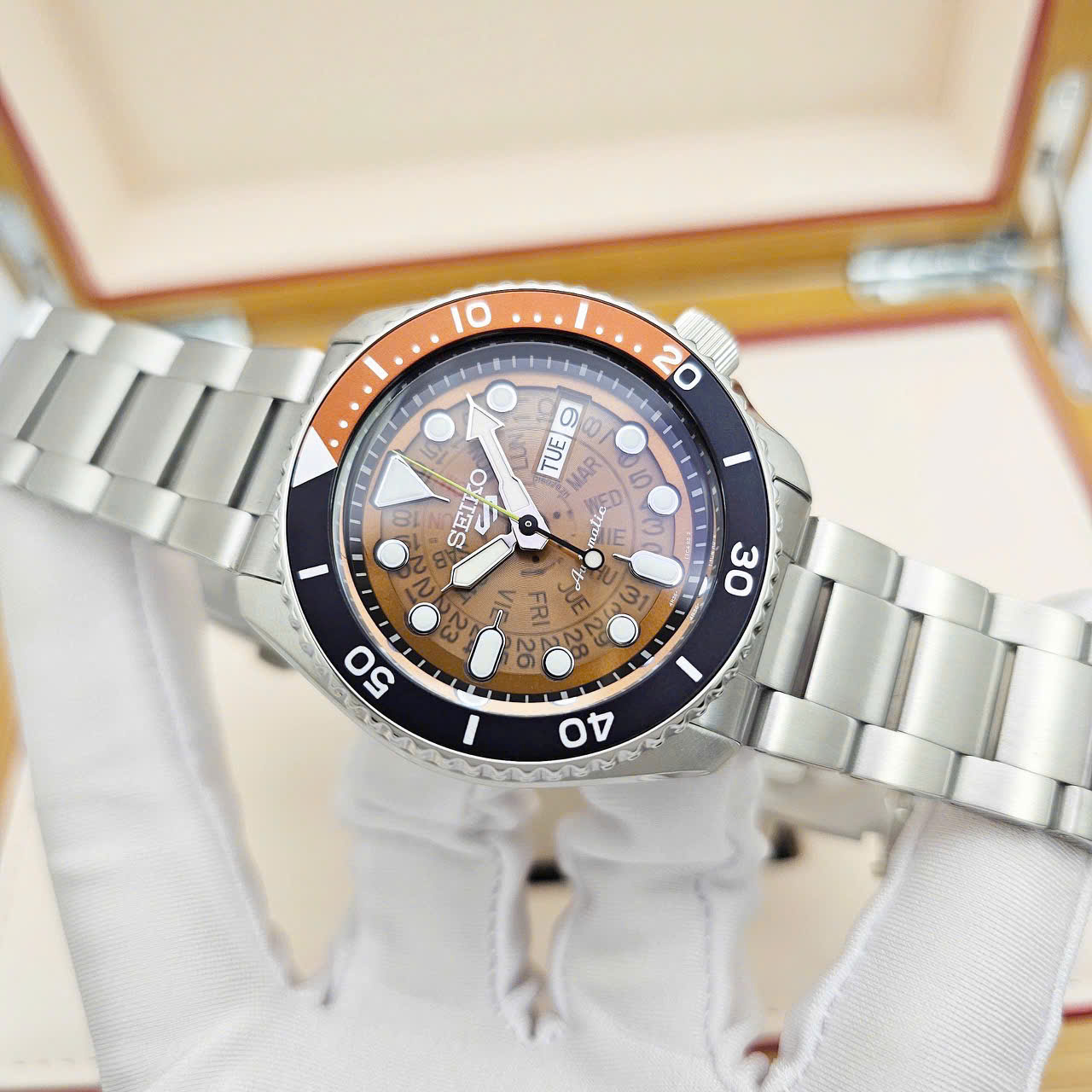 Đồng Hồ Seiko 5 Automatic SRPJ47K1 Sport Dây Thép Mặt Nâu – Làn gió mới từ huyền thoại Vintage Time Sonar