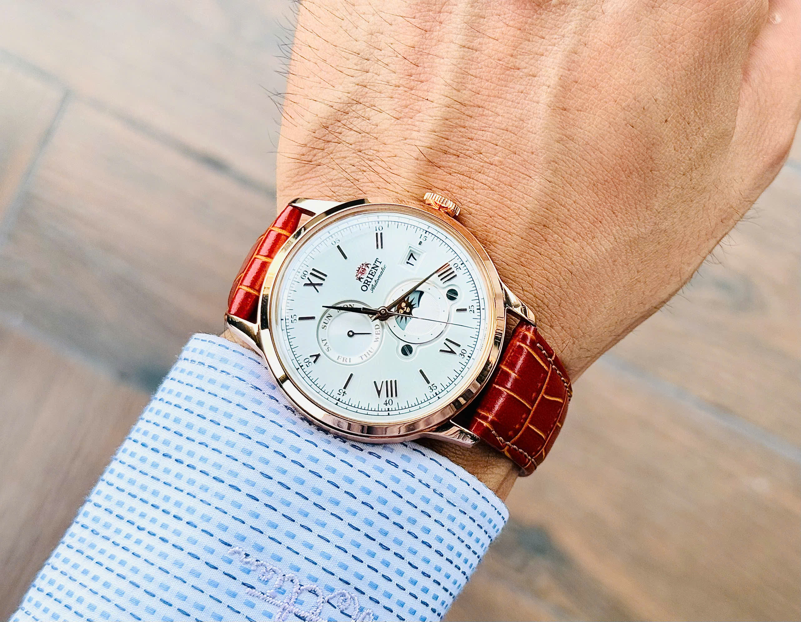 Đồng hồ ORIENT BAMBINO SUN AND MOON 2024 RA-AK0801S10B – TUYỆT TÁC CỔ ĐIỂN MANG HƠI THỞ THỜI GIAN