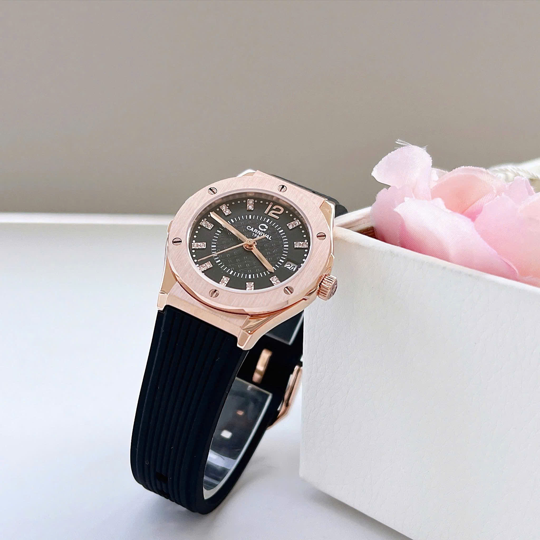 Đồng Hồ Carnival 8173L-VH-DCS-D – Mẫu 32mm Sang Trọng Với Thiết Kế Cảm Hứng Từ Thời Trang Cao Cấp