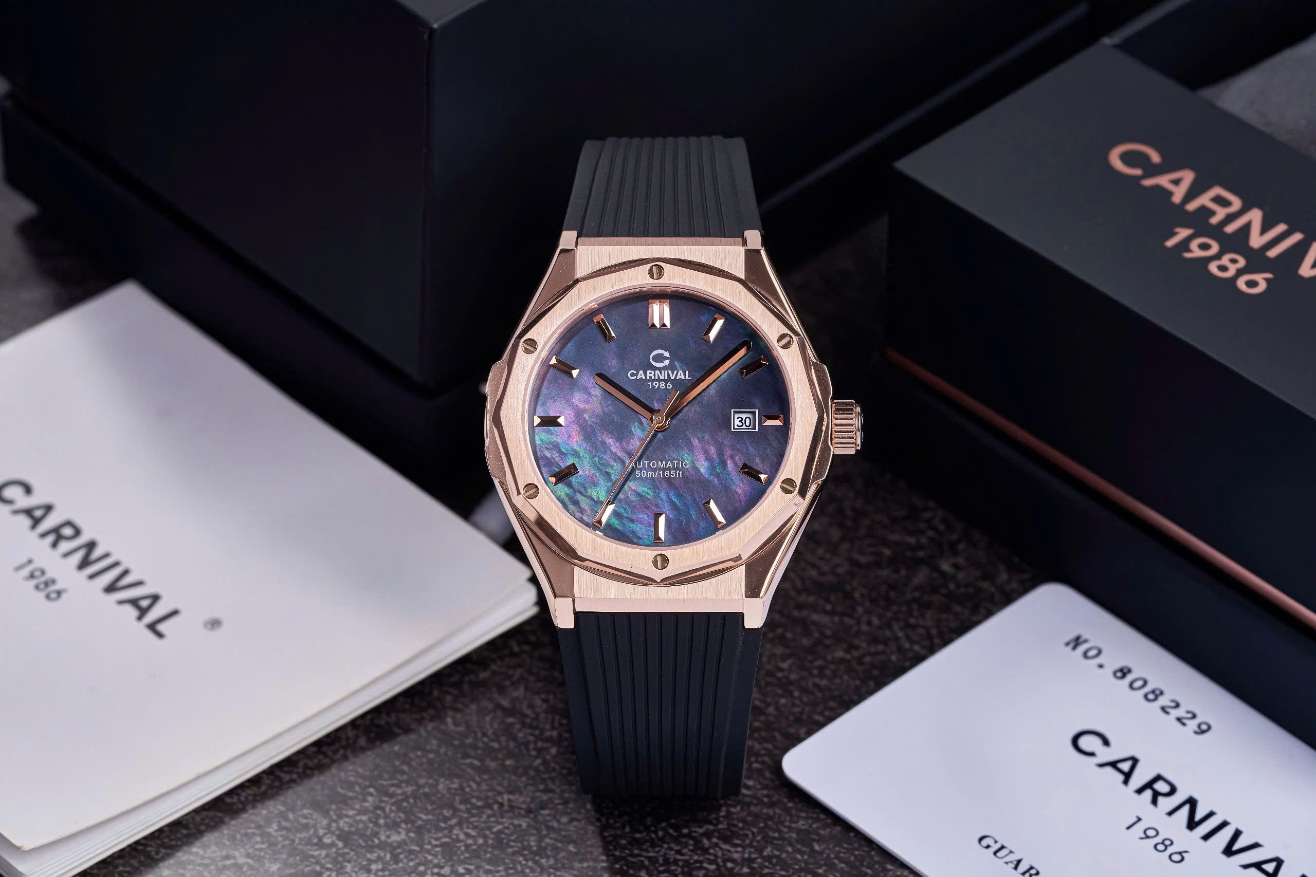Đồng hồ Carnival 8168G-VH-DCS-DK Automatic – Sang trọng và đẳng cấp với mặt khảm trai viền Gold Rose