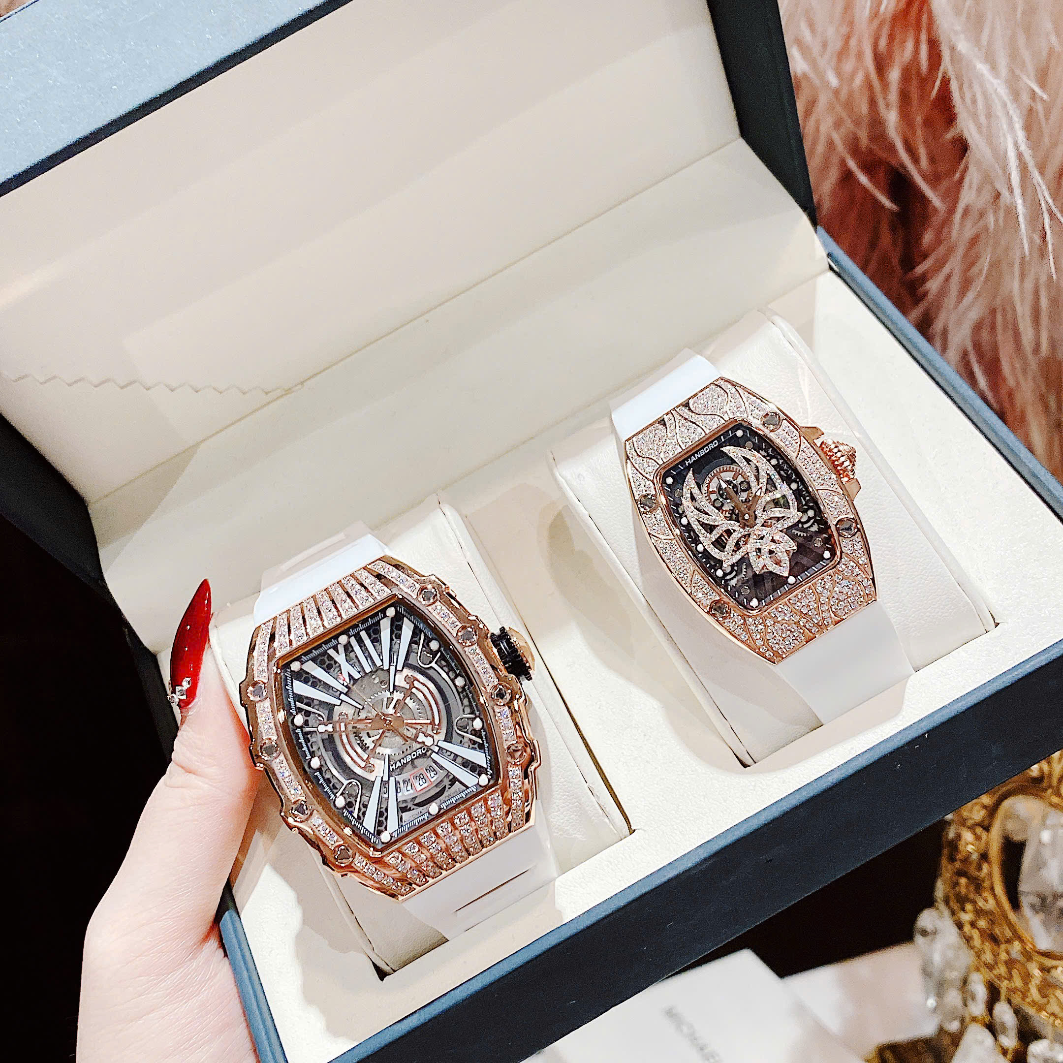 Đồng hồ HANBORO by HUBOLER – Cặp đôi đồng hồ nội địa nổi bật, thiết kế tinh tế và sang trọng