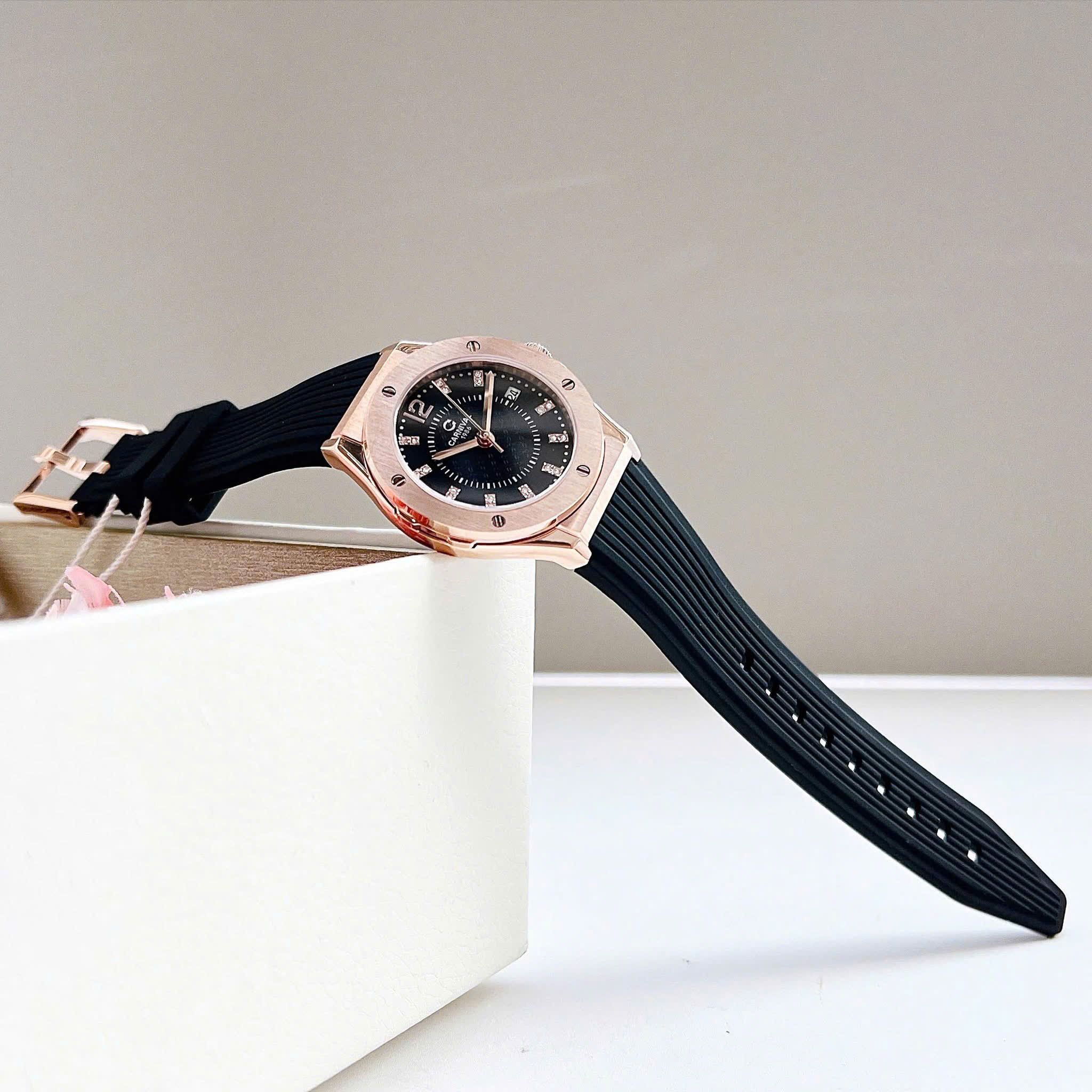 Đồng Hồ Carnival 8173L-VH-DCS-D – Mẫu 32mm Sang Trọng Với Thiết Kế Cảm Hứng Từ Thời Trang Cao Cấp