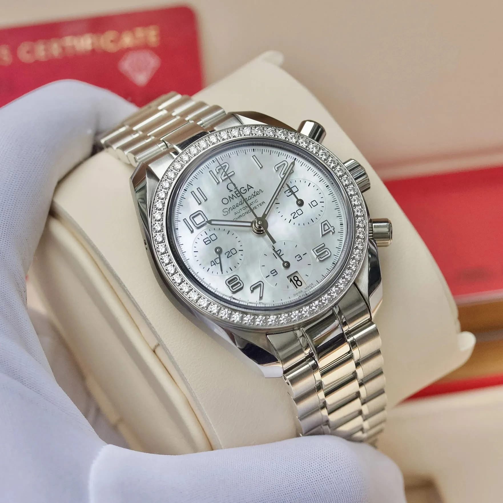 Omega Speedmaster Chronograph Diamond 38mm – Đẳng Cấp Thể Thao Kết Hợp Vẻ Đẹp Kim Cương