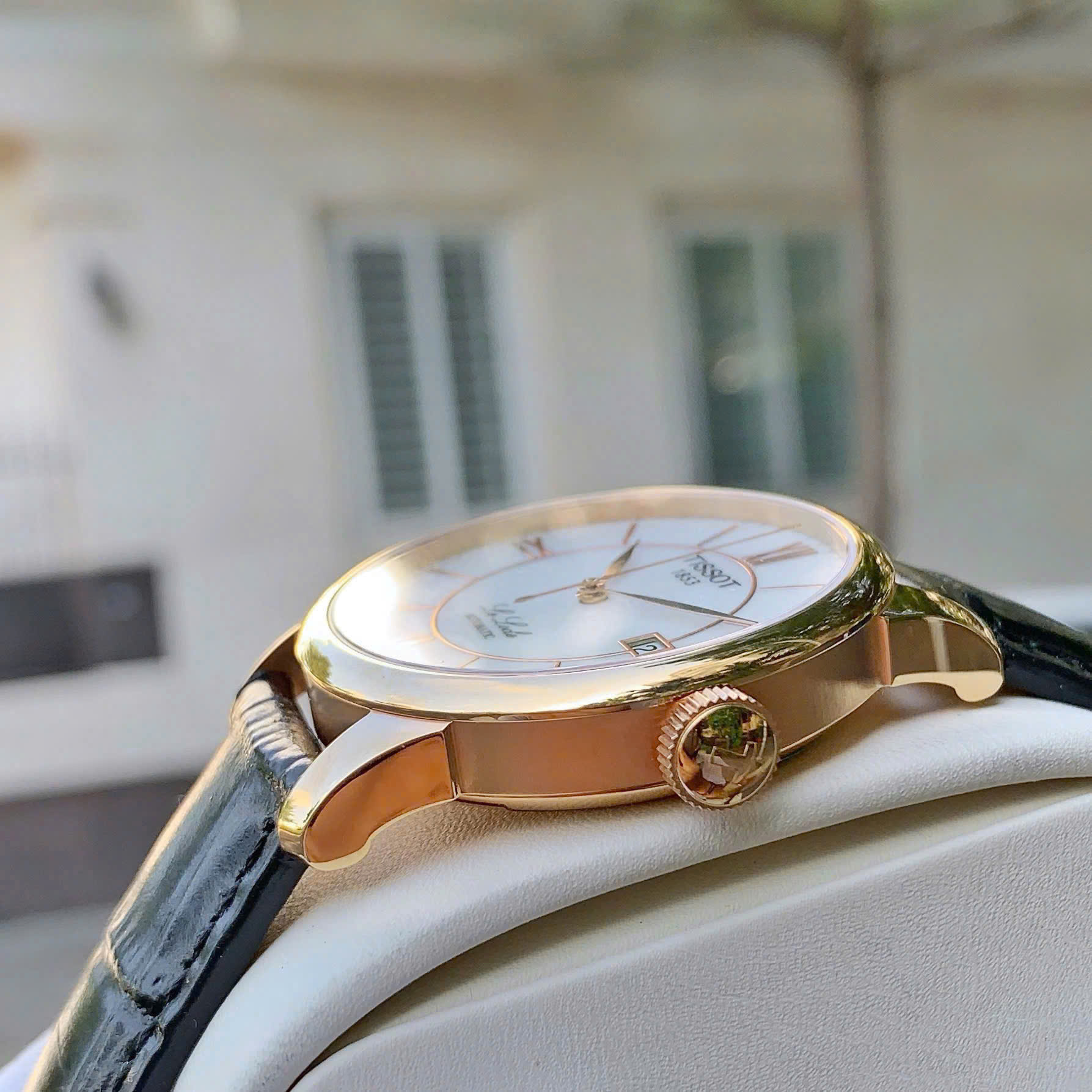Đồng hồ Tissot Le Locle Mother of Pearl T41.6.453.83 – Vẻ Đẹp Tinh Tế Từ Thụy Sĩ
