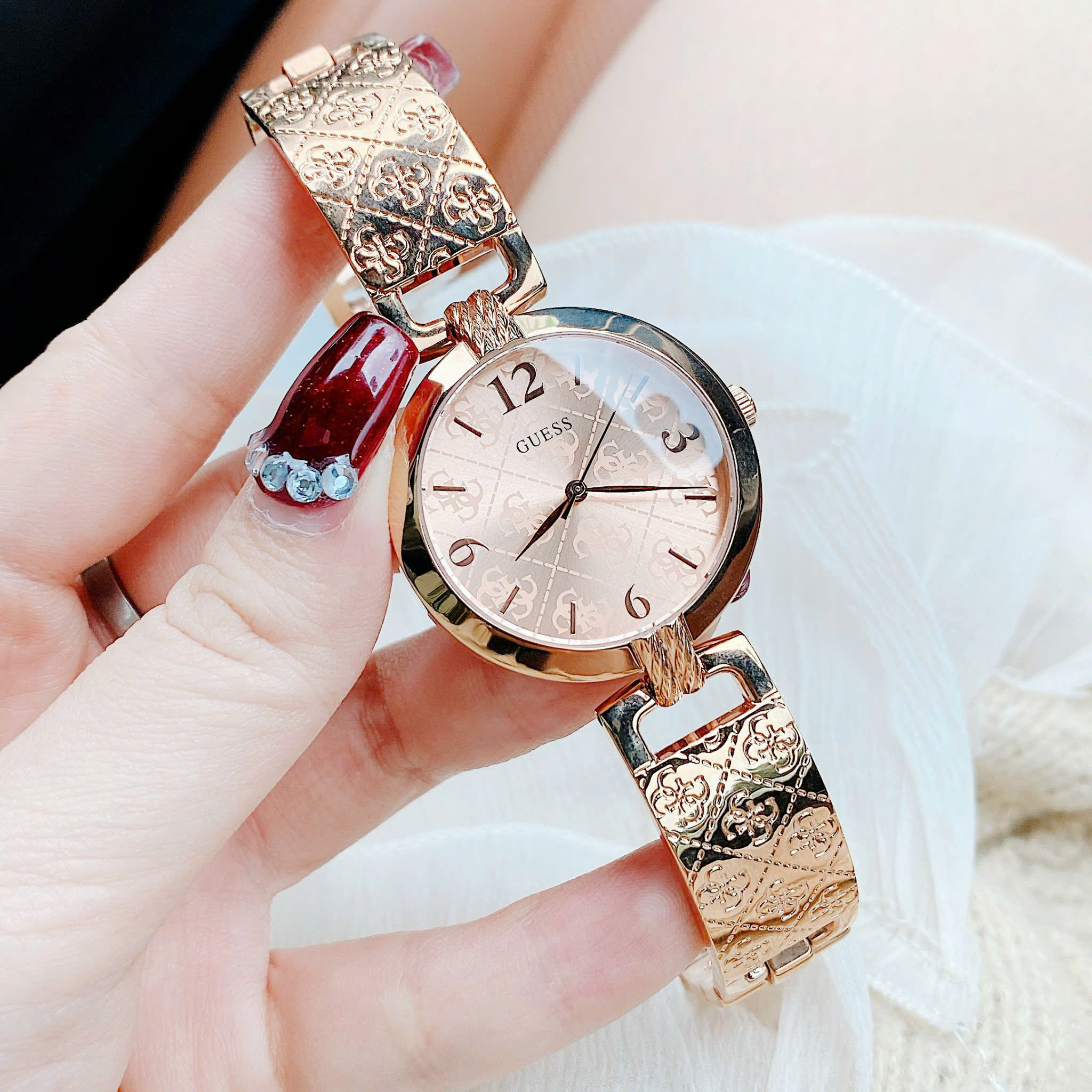 Đồng hồ nữ GUESS Women's G Luxe Gold Plated U1228L3 – Vẻ đẹp thời thượng từ phong cách châu Âu