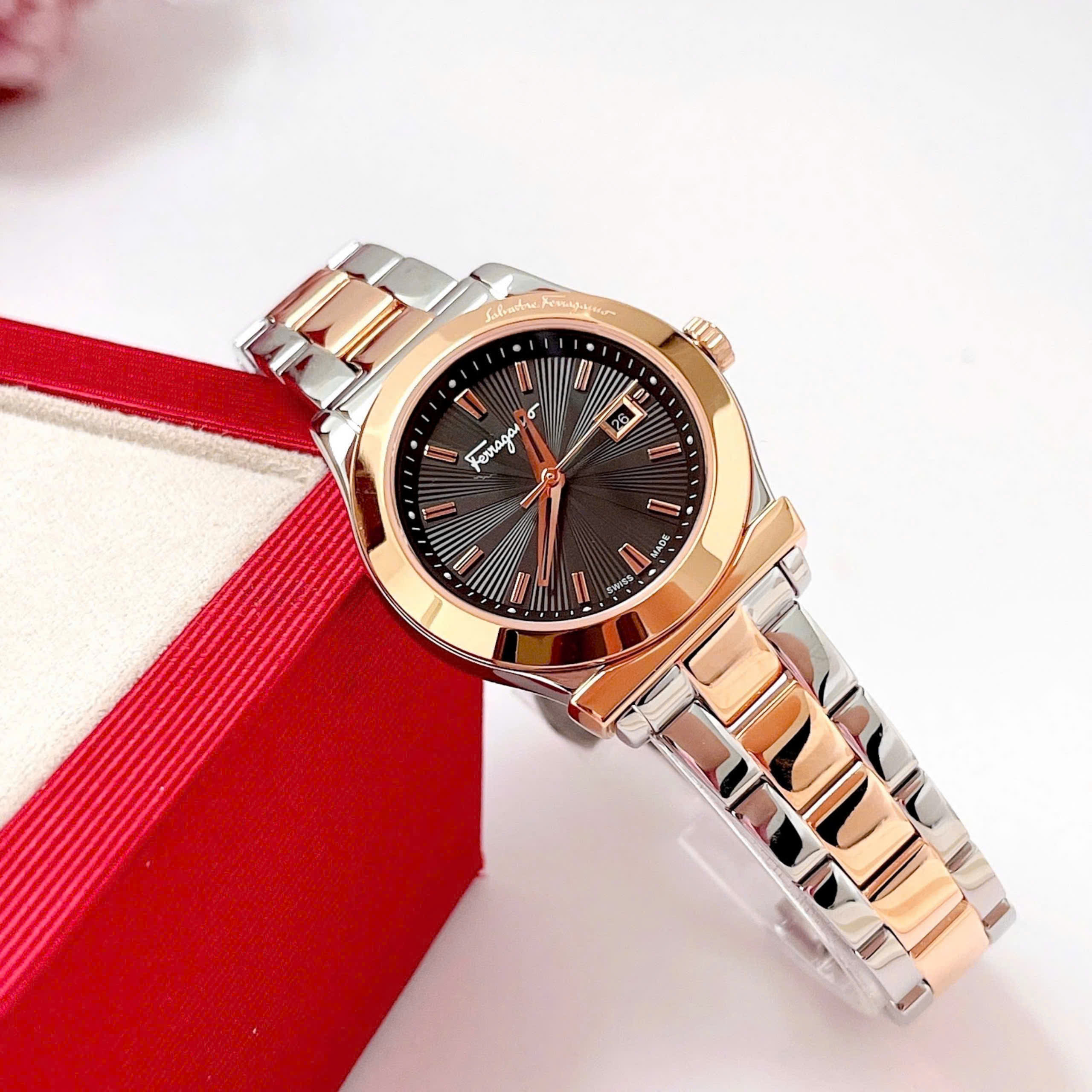 Cặp đôi Salvatore Ferragamo 1898 & 1927 – Sự kết hợp hoàn hảo của nam thanh nữ tú