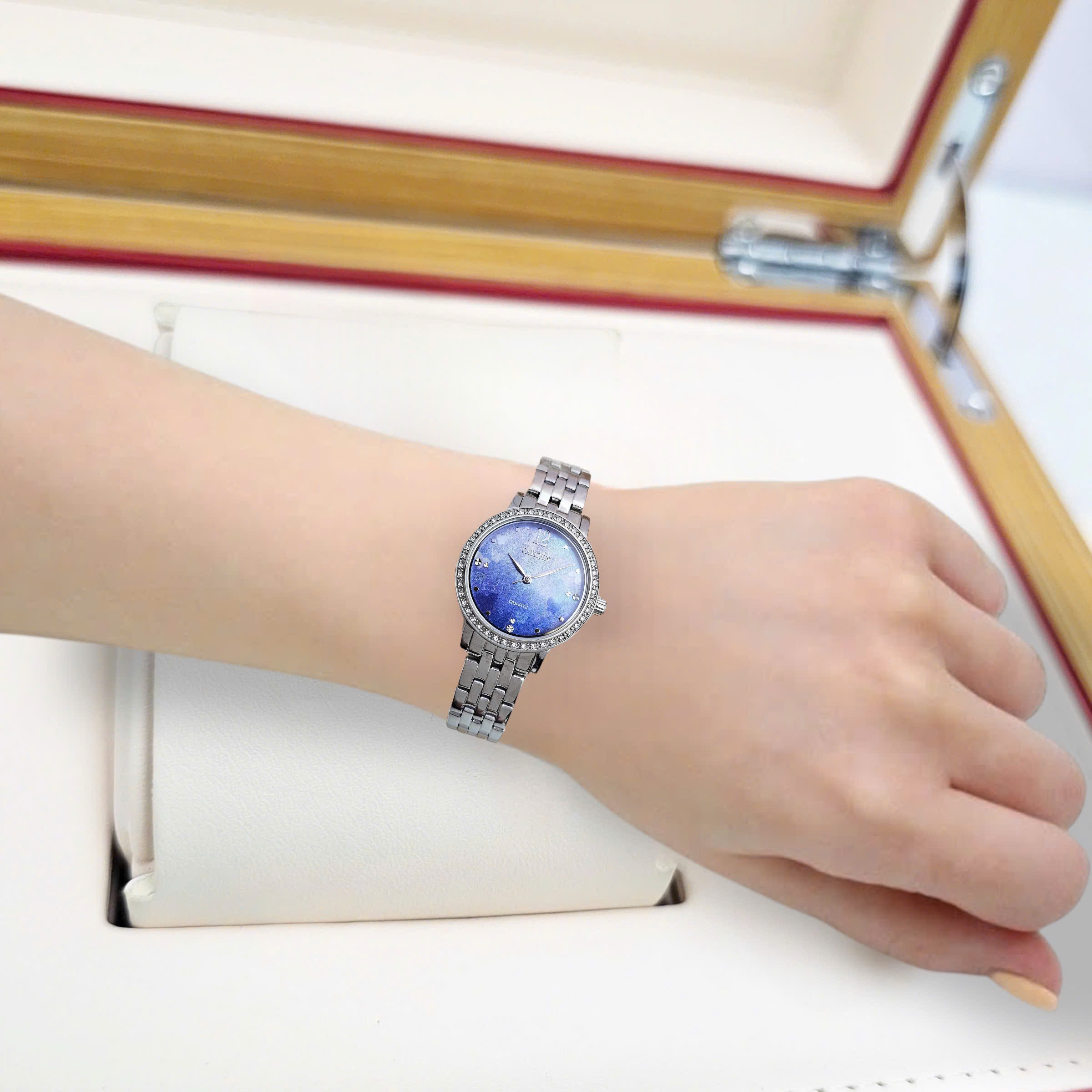 Đồng Hồ Nữ Citizen Quartz Beginning Blue EL3100-55N – Vẻ Đẹp Hoàn Mỹ Dành Cho Quý Cô Sành Điệu