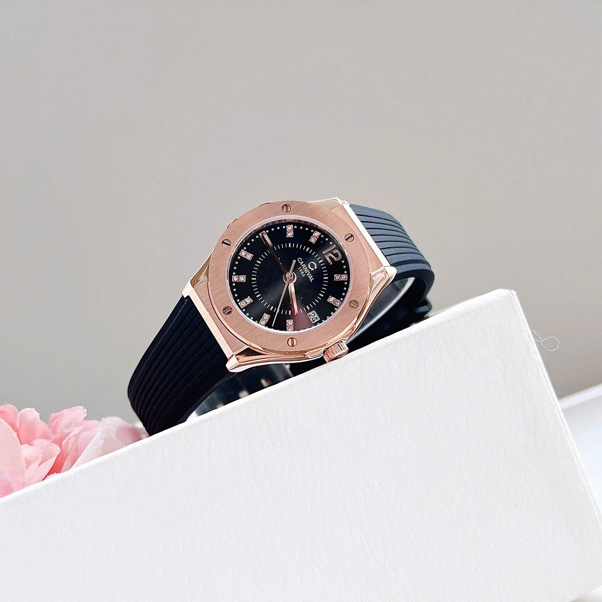 Đồng Hồ Carnival 8173L-VH-DCS-D – Mẫu 32mm Sang Trọng Với Thiết Kế Cảm Hứng Từ Thời Trang Cao Cấp
