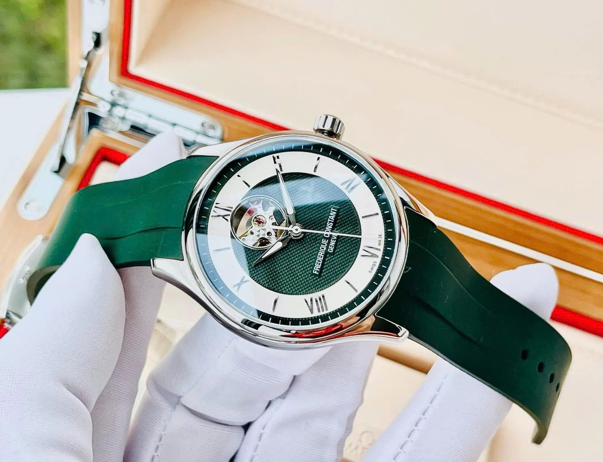 Đồng Hồ Frederique Constant FC-310MBRW5B6 Classic Open Heart – Phiên Bản Giới Hạn Dành Riêng Cho Nhật Bản
