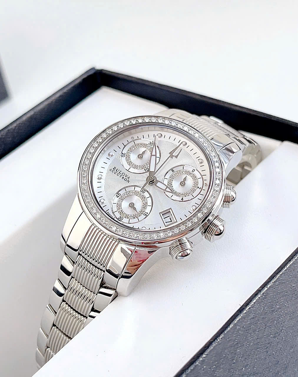 Đồng hồ Bulova Accutron 63R136 – Vẻ đẹp sang trọng chuẩn Swiss Made