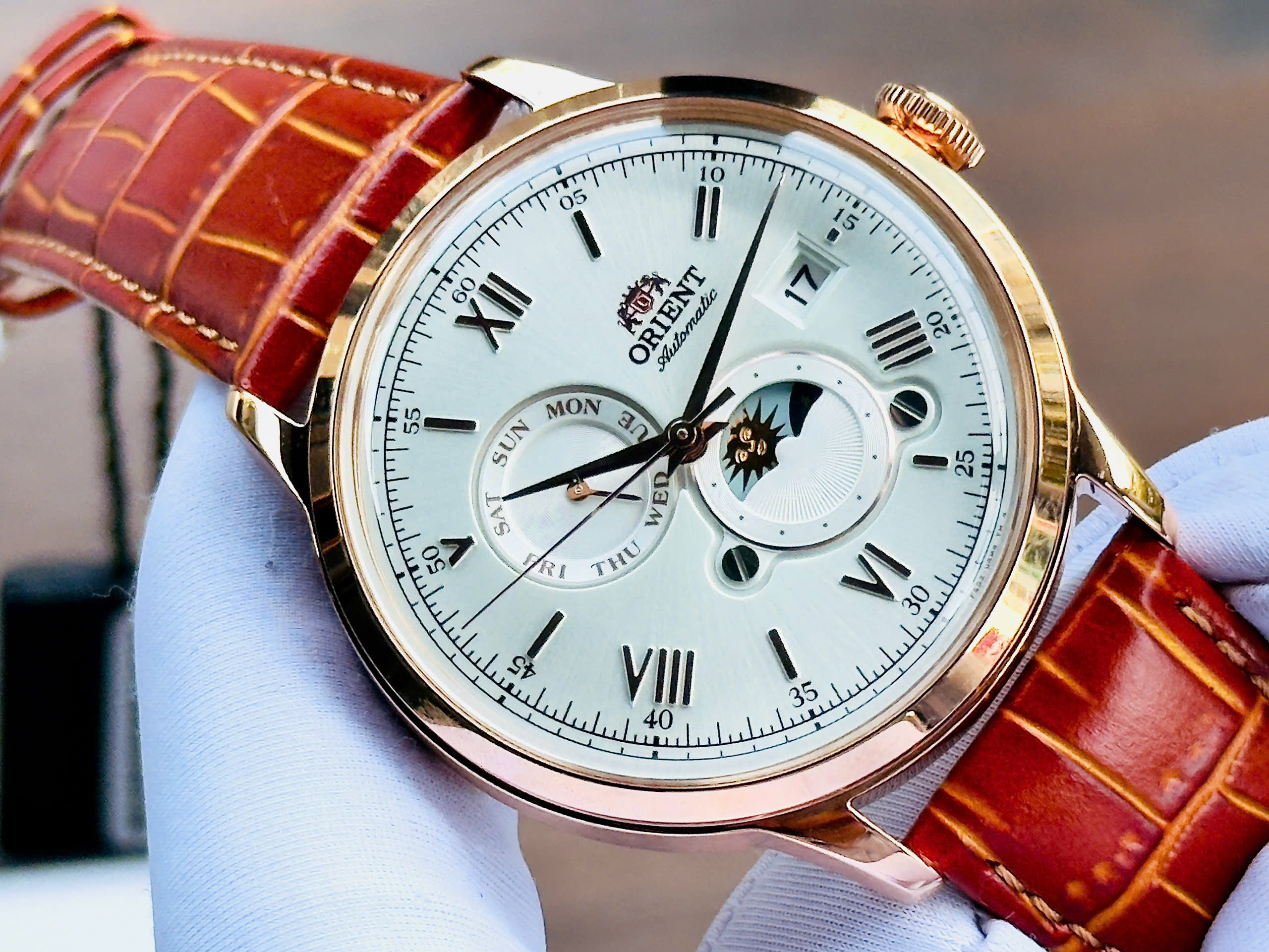 Đồng hồ ORIENT BAMBINO SUN AND MOON 2024 RA-AK0801S10B – TUYỆT TÁC CỔ ĐIỂN MANG HƠI THỞ THỜI GIAN