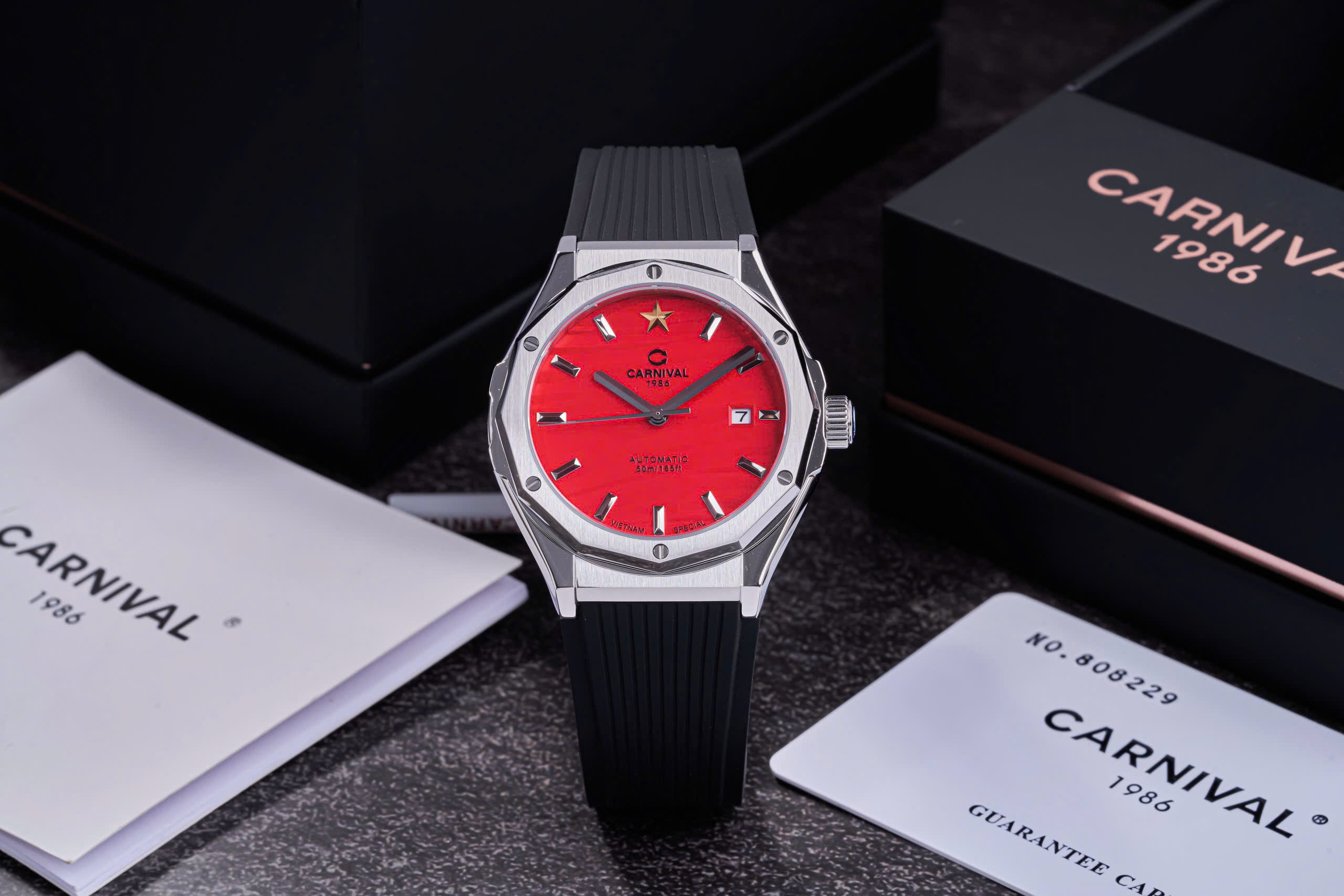 Đồng Hồ Carnival 8168G-VT-DCS-Cờ Đỏ – Phiên Bản Giới Hạn Dành Riêng Cho Người Việt Tự Hào Dân Tộc