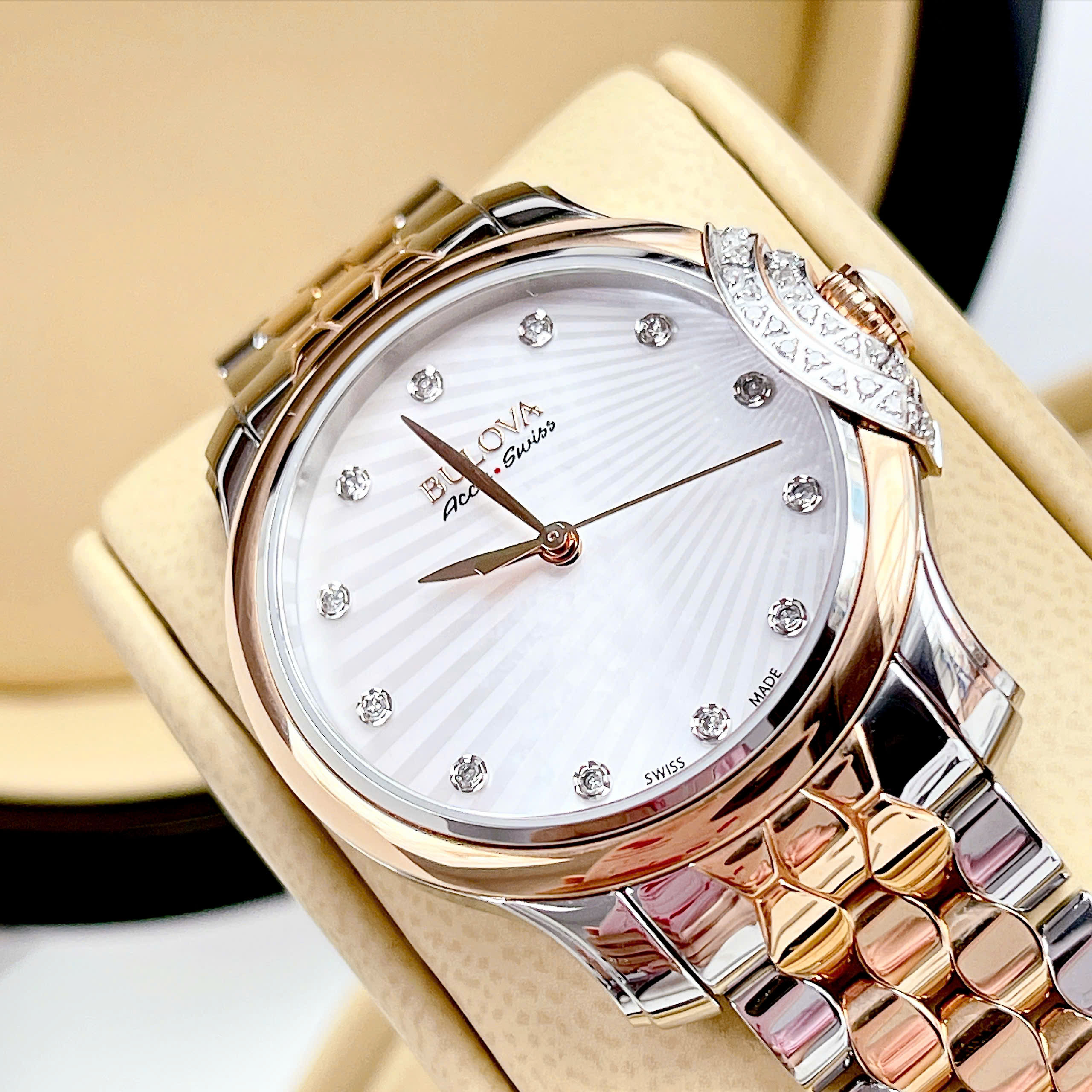 ĐỒNG HỒ BULOVA ACCU SWISS BELLECOMBE DIAMOND – BIỂU TƯỢNG VƯƠNG MIỆN CỦA PHÁI ĐẸP