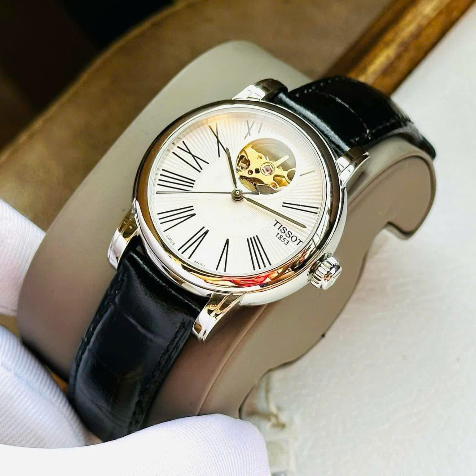 Đồng Hồ Tissot Lady Heart T050.207.16.033.00 – Đồng hồ cơ lộ tim dành riêng cho phái đẹp