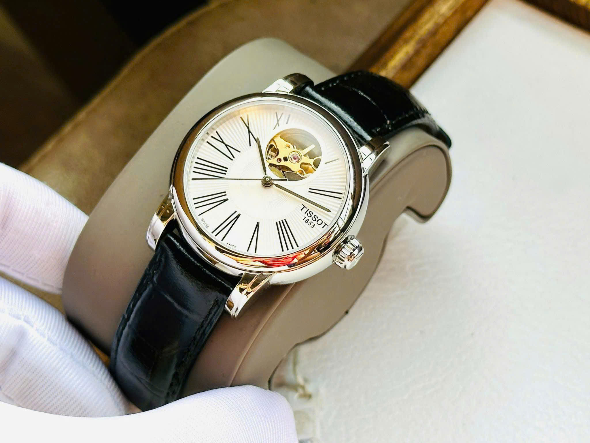 Đồng Hồ Tissot Lady Heart T050.207.16.033.00 – Đồng hồ cơ lộ tim dành riêng cho phái đẹp