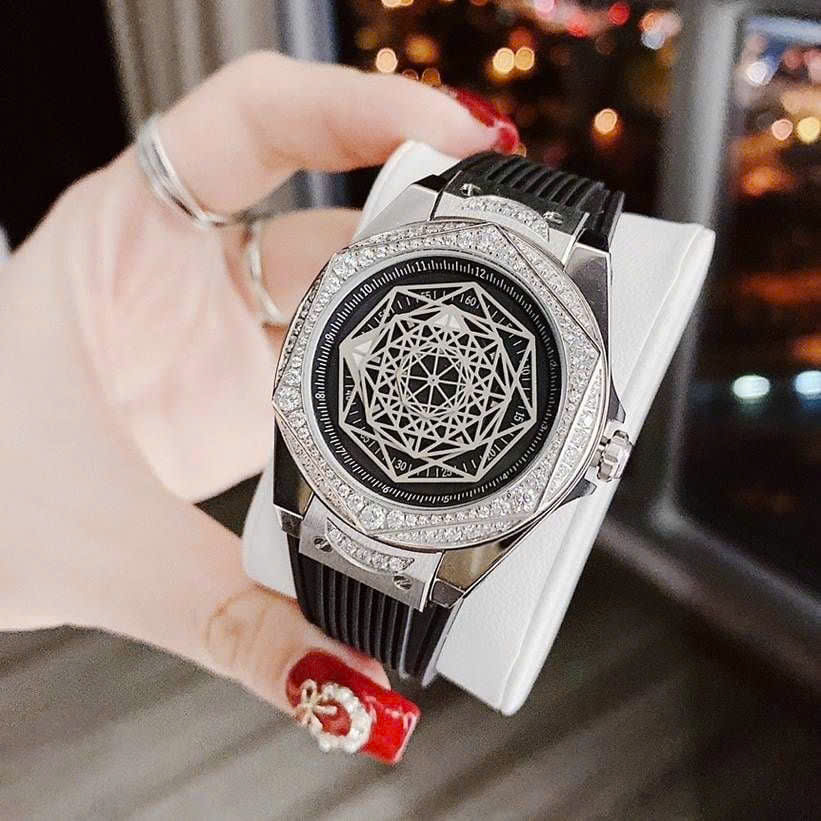 Đồng Hồ Hanboro 674 – Siêu Phẩm Hoạ Tiết Vũ Trụ Độc Đáo, Sang Trọng và Thời Thượng