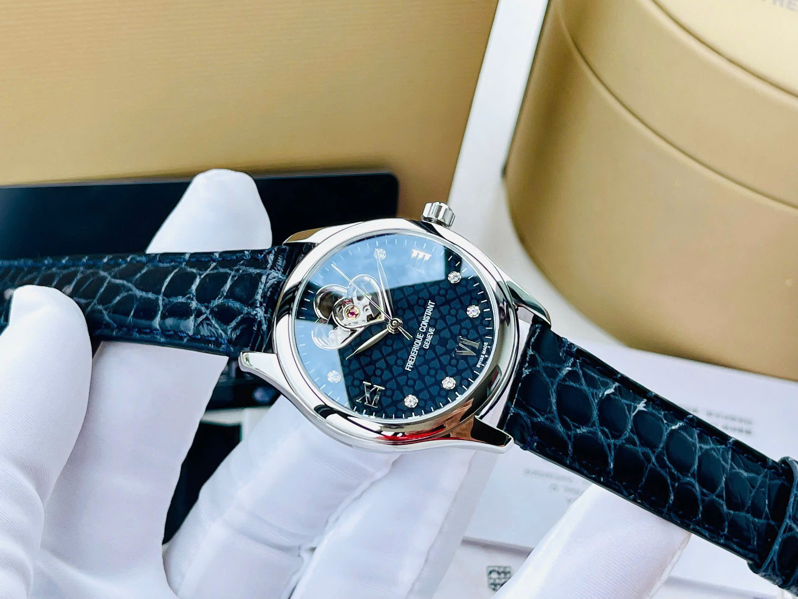 Đồng hồ Frederique Constant FC-310NDHB3B6 – Vẻ đẹp tinh tế đến từ Thụy Sĩ