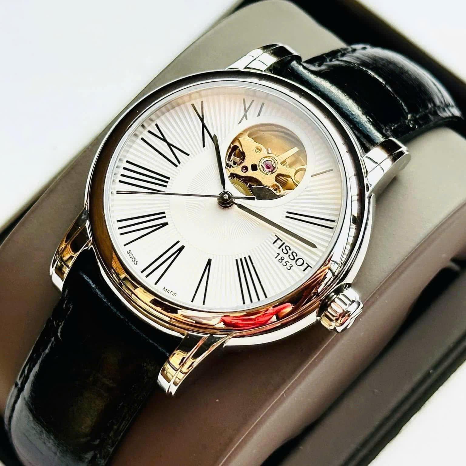 Đồng Hồ Tissot Lady Heart T050.207.16.033.00 – Đồng hồ cơ lộ tim dành riêng cho phái đẹp