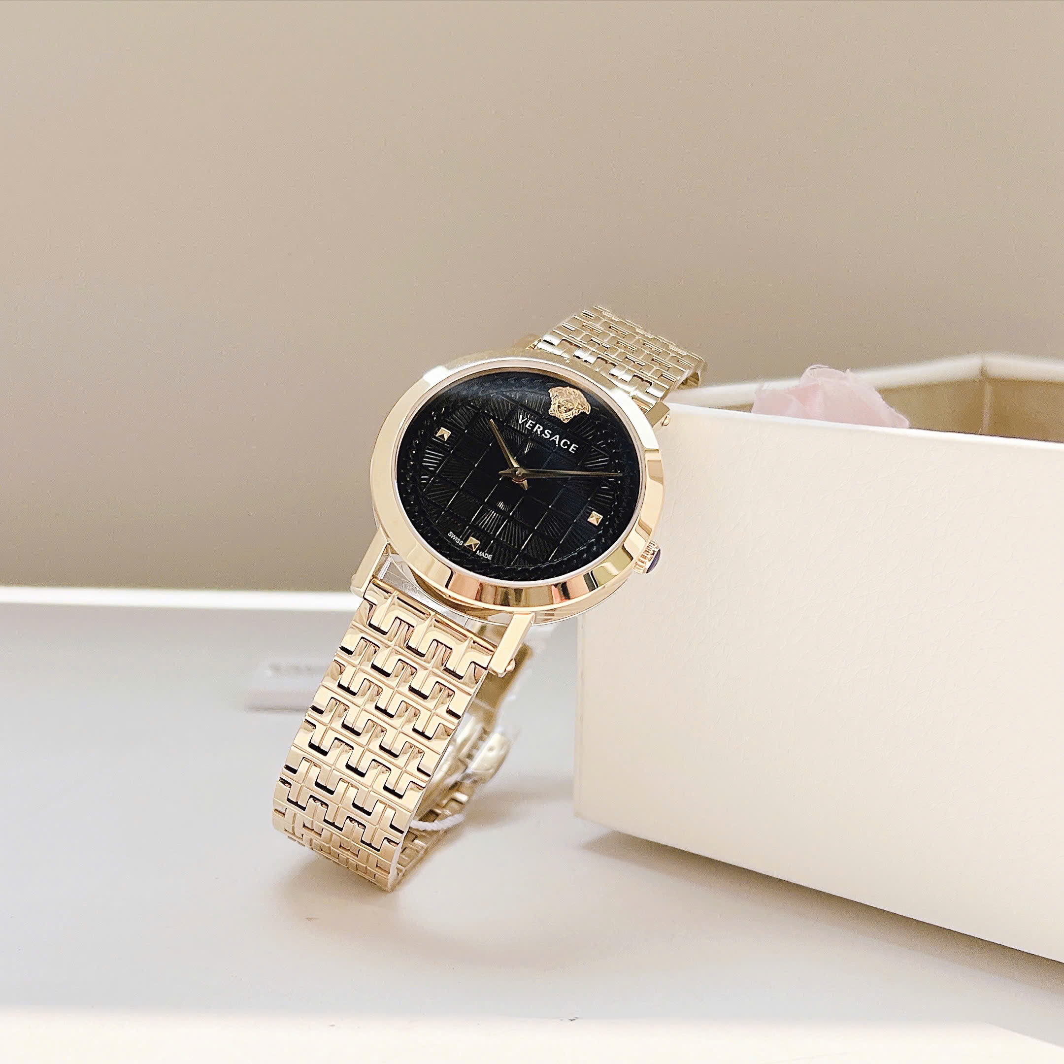 Đồng Hồ Versace Medusa Chain Watch For Lady – Vẻ Đẹp Đẳng Cấp Của Sự Tinh Tế
