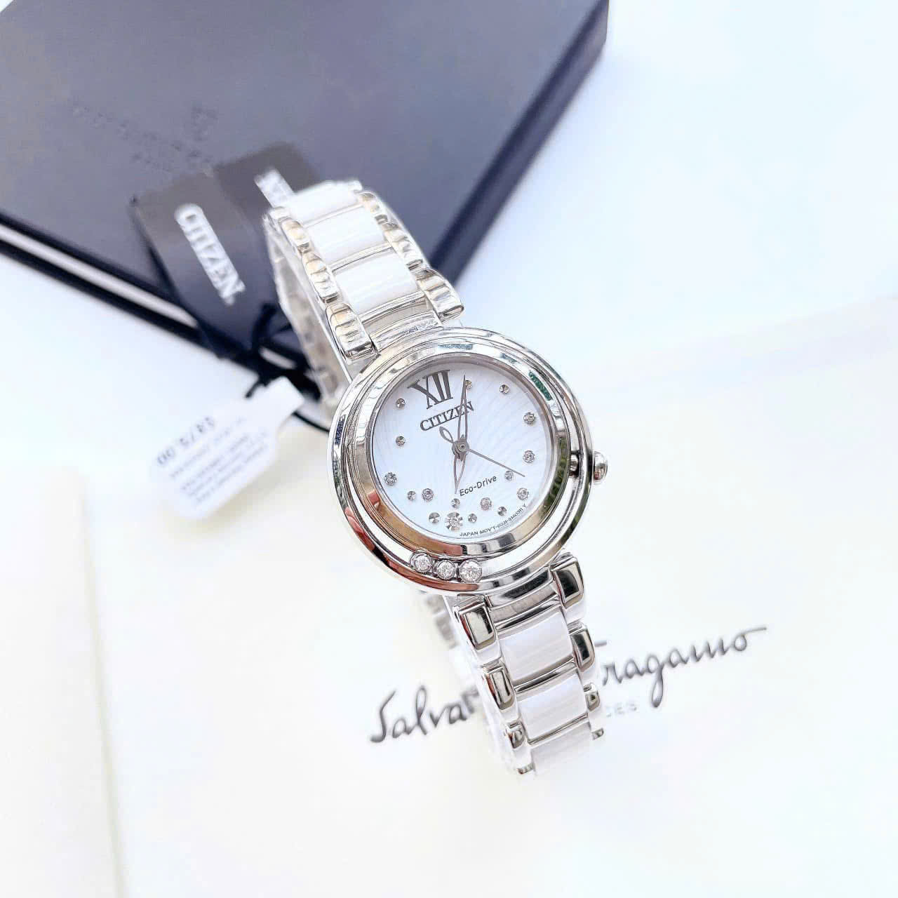 Đồng hồ Citizen EM0320-83A Sunrise – Biểu tượng của vẻ đẹp tinh tế và công nghệ Eco-Drive