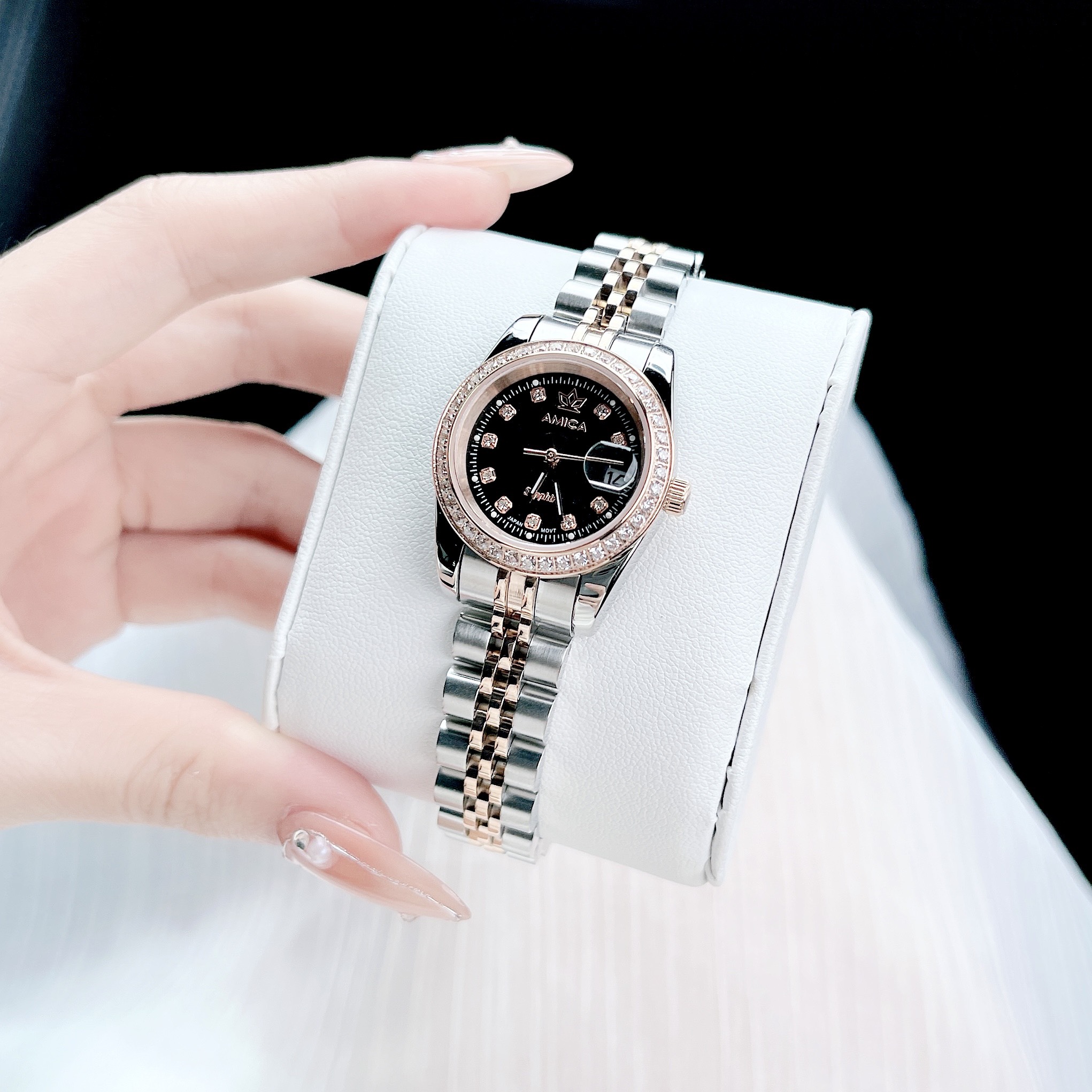 Đồng Hồ AMICA for woman Thiết kế kinh điển Rolex, Quai kim loại demi Kính sapphire mặt đen