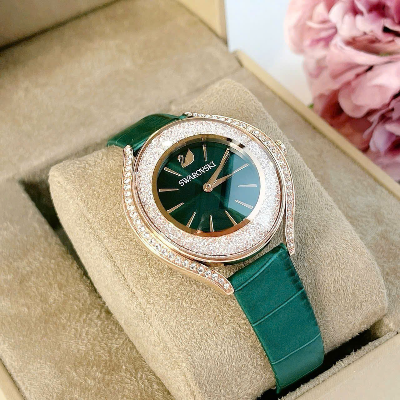Đồng hồ Swarovski 5644078 Crystalline Aura Green Watch – Đỉnh cao sang trọng trong BST Crystalline Aura