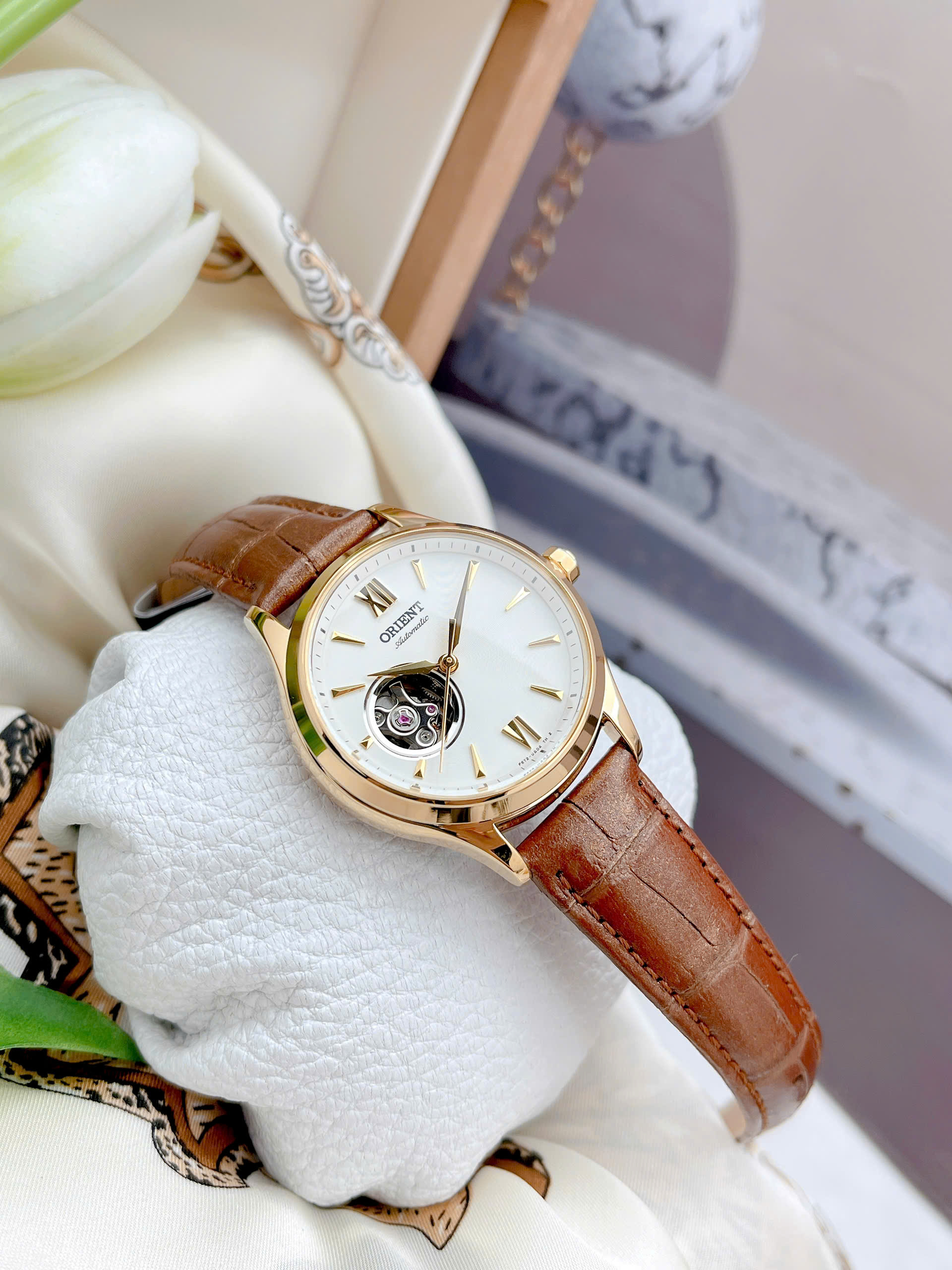 Đồng Hồ Orient Open Heart Ladies RN-AG0728S – Nét Thanh Lịch Từ Cỗ Máy Cơ Tinh Xảo