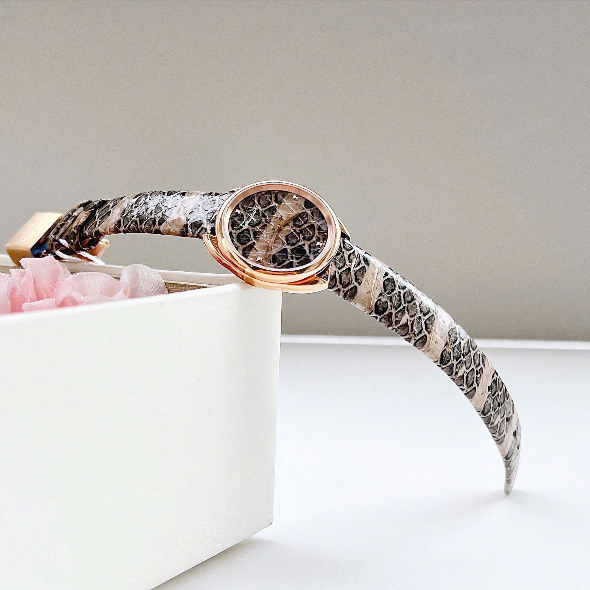 Đồng Hồ Salvatore Ferragamo Cuir – Tinh hoa Ý, đẳng cấp phái đẹp
