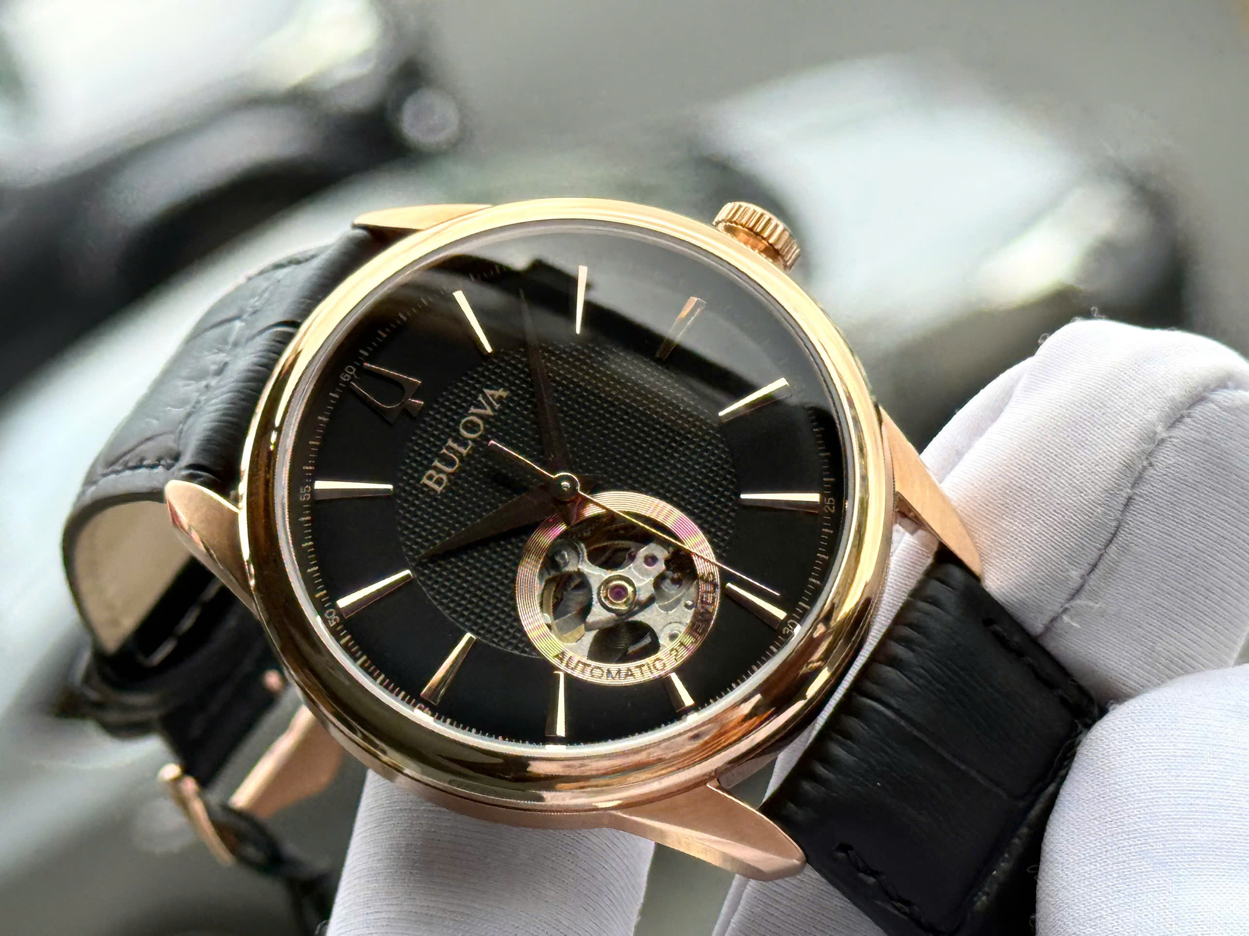 Đồng Hồ Nam Bulova Classic Automatic 97A140 – Lộ Cơ Độc Đáo, Sang Trọng Và Hiếm Gặp