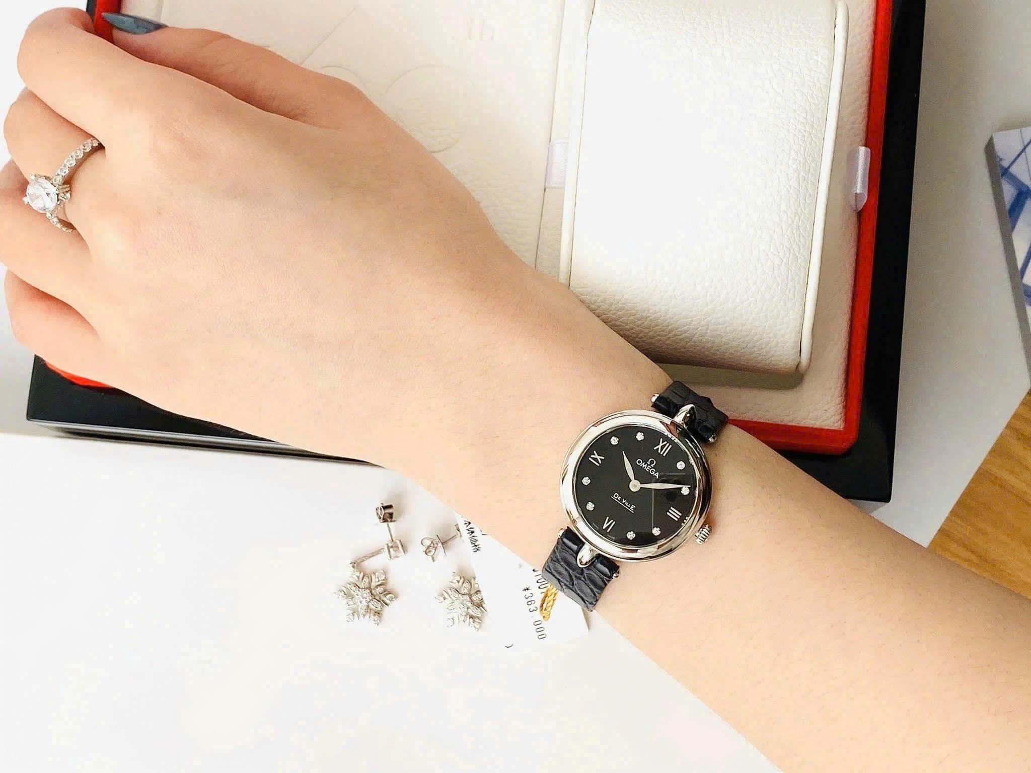 Đồng hồ Omega De Ville Prestige Dewdrop Diamond 28mm – Vẻ đẹp vĩnh cửu từ tinh hoa Thụy Sĩ