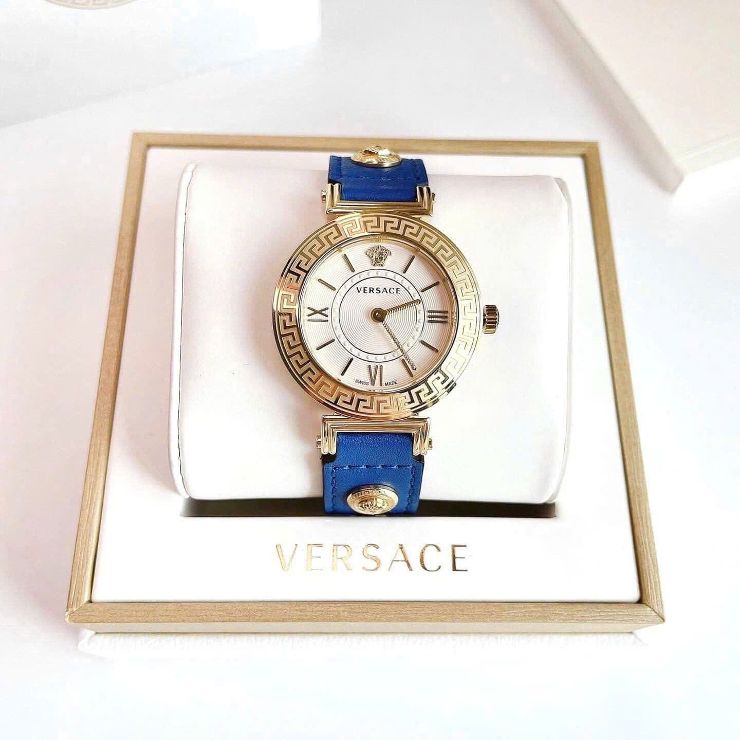 Đồng Hồ Versace Tribute New 35mm VEVG00320 – Biểu tượng thời trang Ý và chuẩn mực Thụy Sĩ