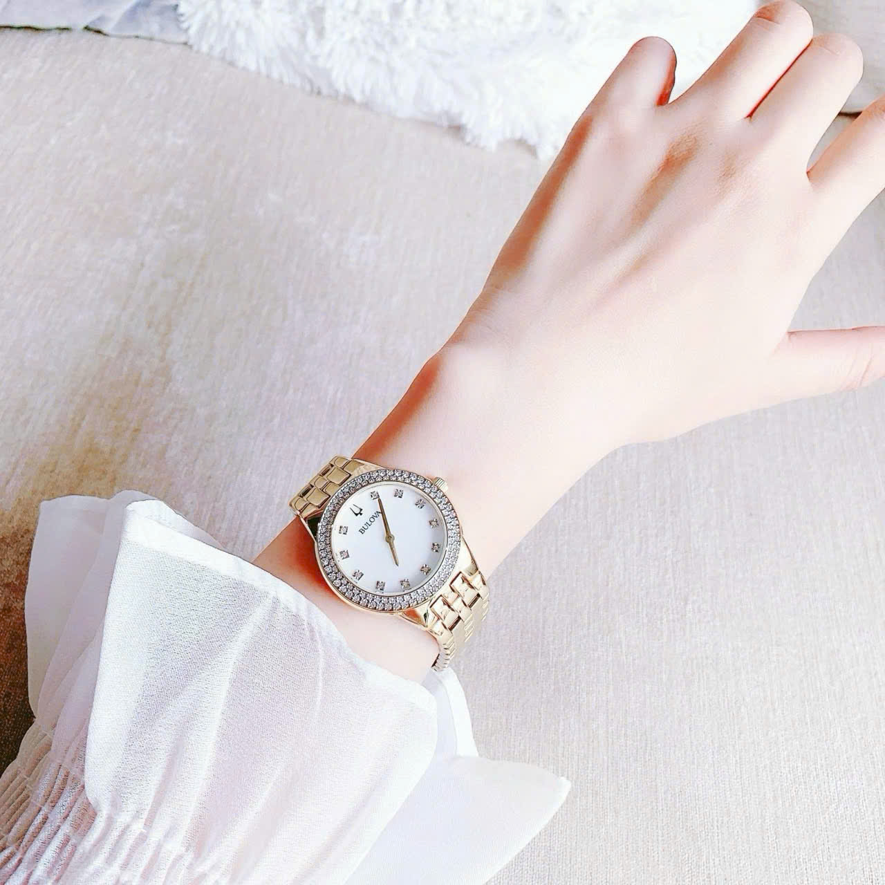 Đồng Hồ Đôi Bulova Phantom 98B174 & 98X124 – Sang Chảnh Với Tông Gold