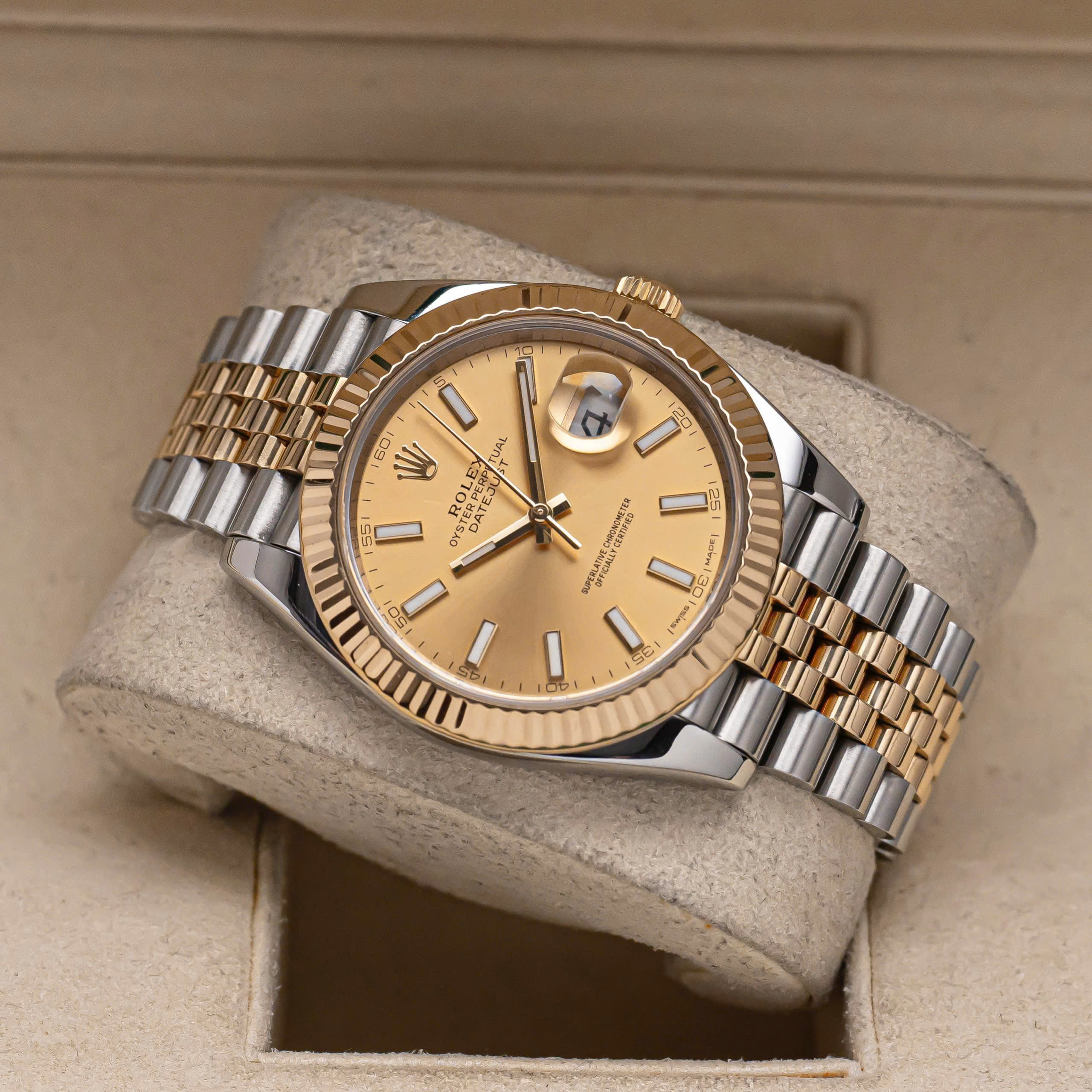 Đồng hồ Rolex Datejust 126333 Champagne Dial – Đỉnh Cao Của Sự Thanh Lịch