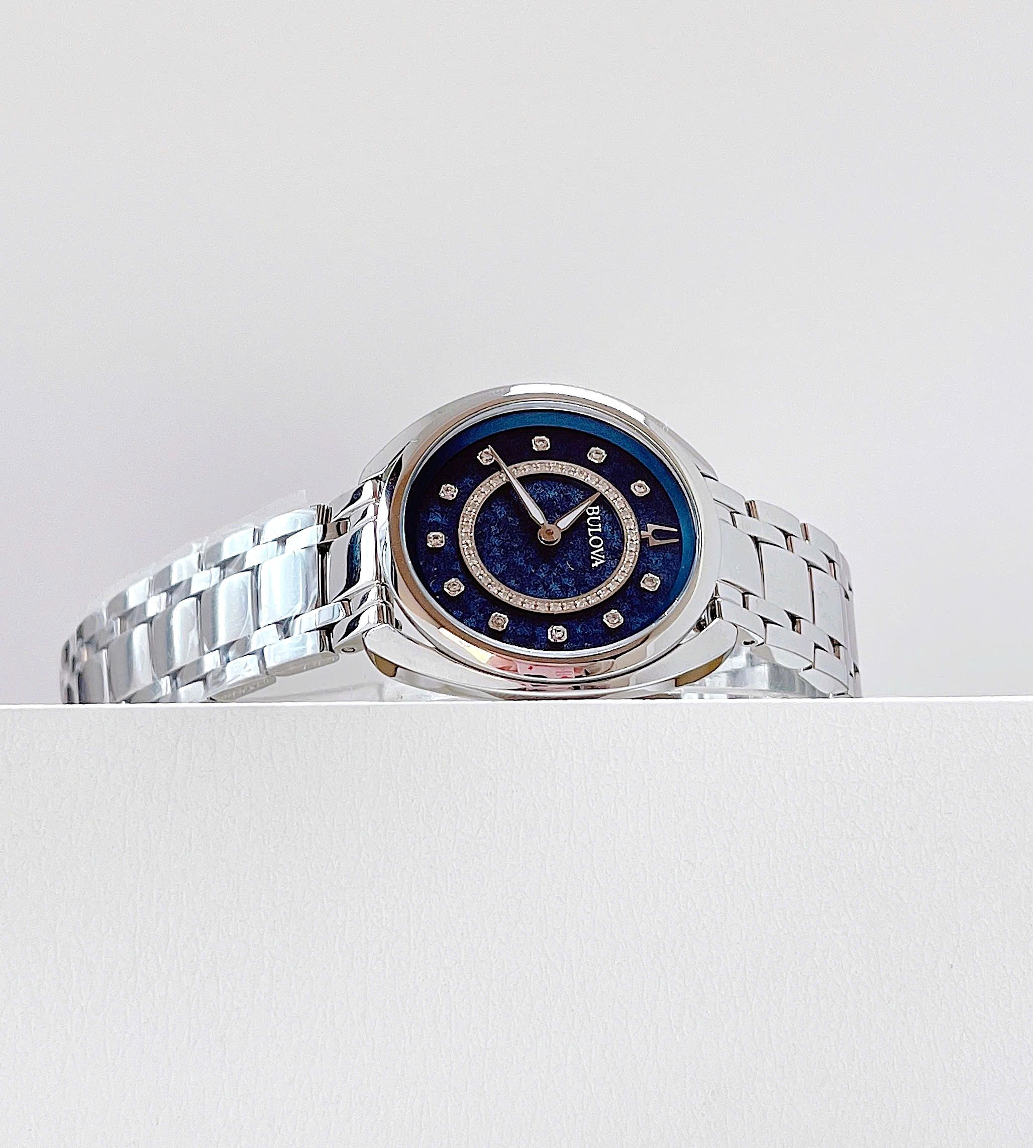 Đồng Hồ Bulova Duality Blue Dial – Đẳng Cấp Với Mặt Số Xanh Và Kim Cương Rạng Ngời