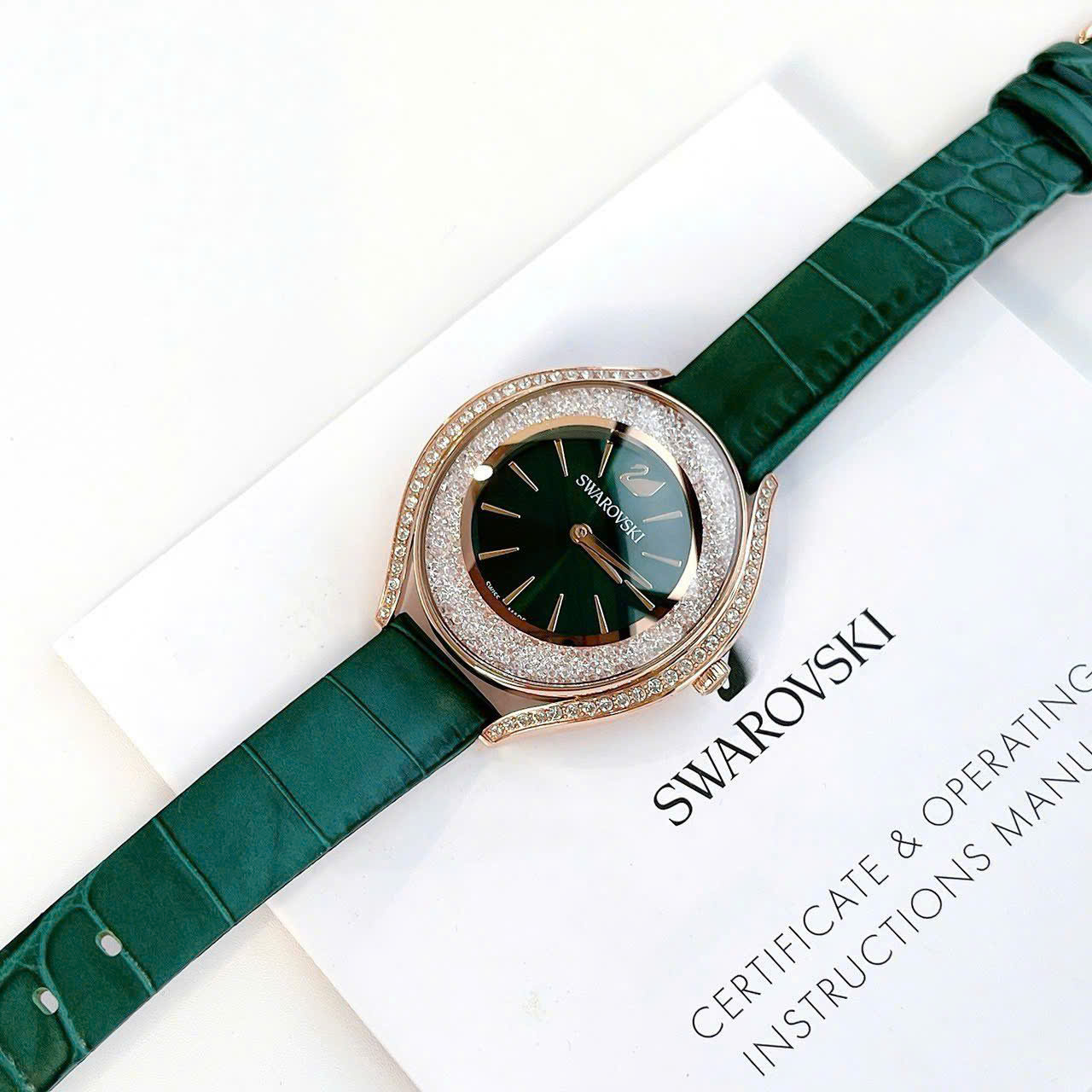 Đồng hồ Swarovski 5644078 Crystalline Aura Green Watch – Đỉnh cao sang trọng trong BST Crystalline Aura