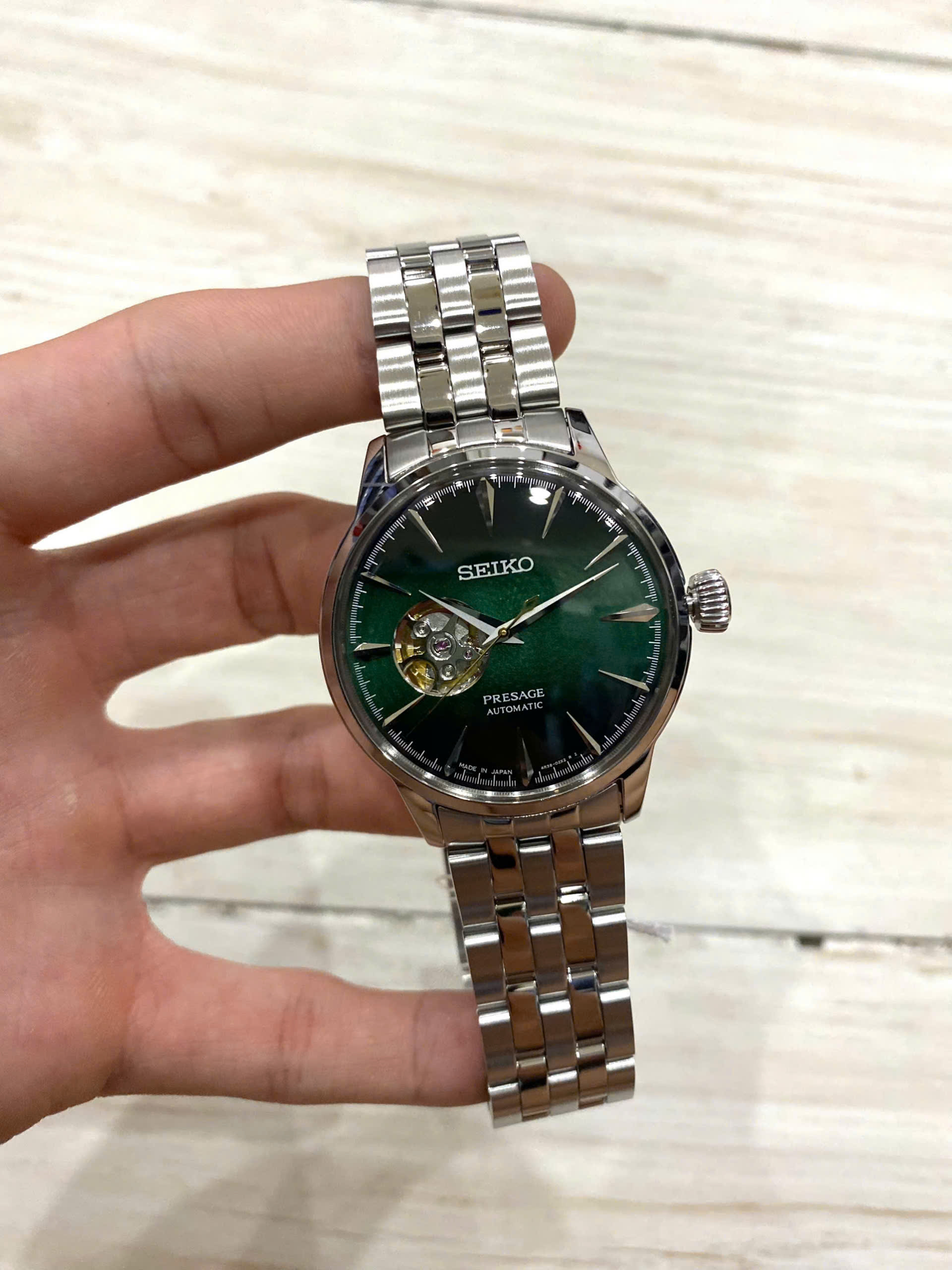 Đồng Hồ Chính Hãng Từ Thụy Sĩ, Nhật Bản, Ý và Mỹ Đã Có Mặt Tại Vũ Anh Watch – Giá Sốc Cho Sỉ Lẻ