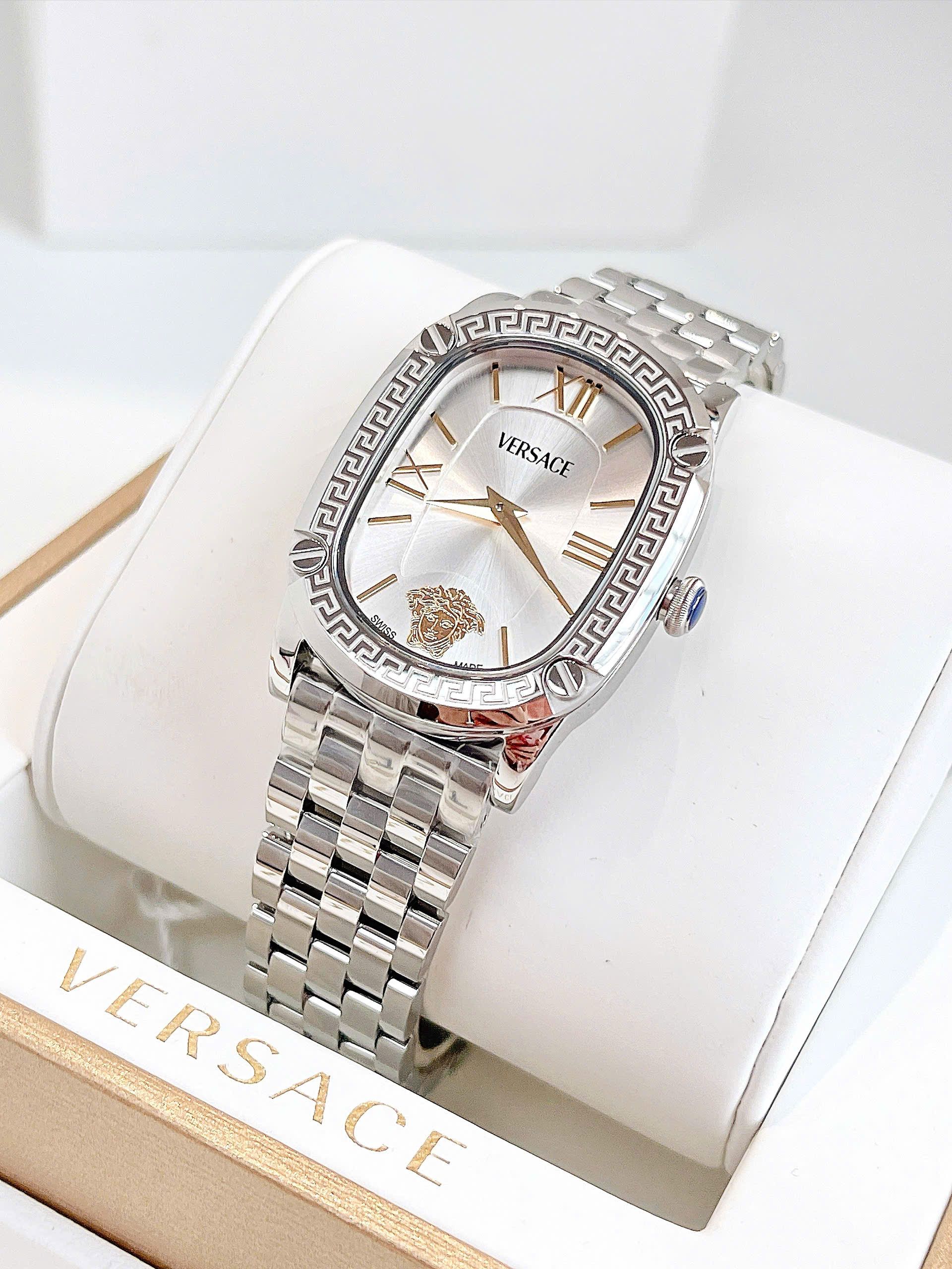 Đồng Hồ Versace Couture 2025 – Thiết Kế Sang Trọng, Vẻ Đẹp Thời Thượng