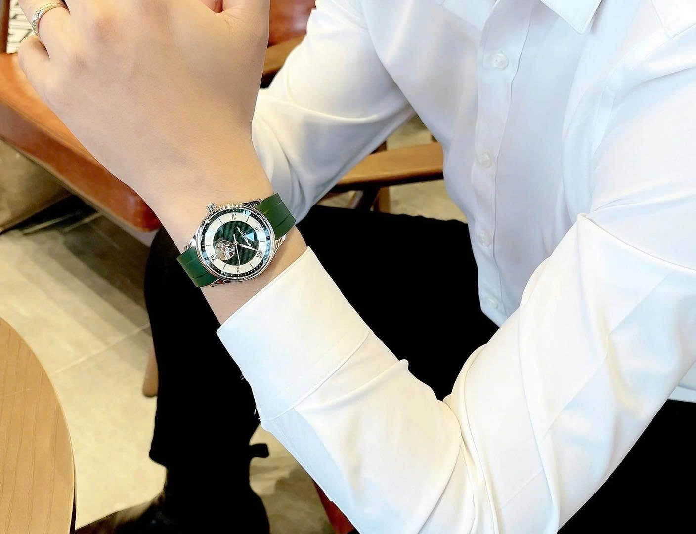 Đồng Hồ Frederique Constant FC-310MBRW5B6 Classic Open Heart – Phiên Bản Giới Hạn Dành Riêng Cho Nhật Bản