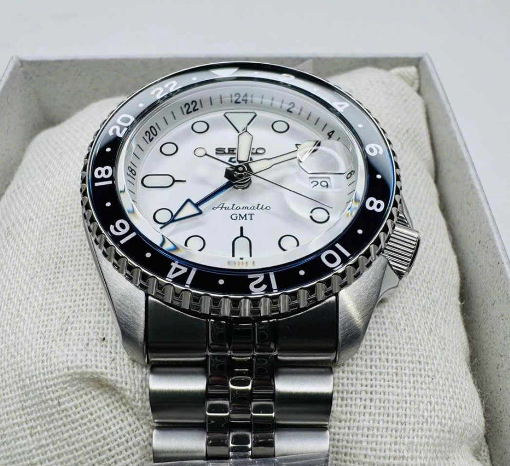 Đồng hồ Seiko Sport GMT SSK033K1 – Vượt Thời Gian, Khẳng Định Đẳng Cấp giá rẻ nhất thị trường