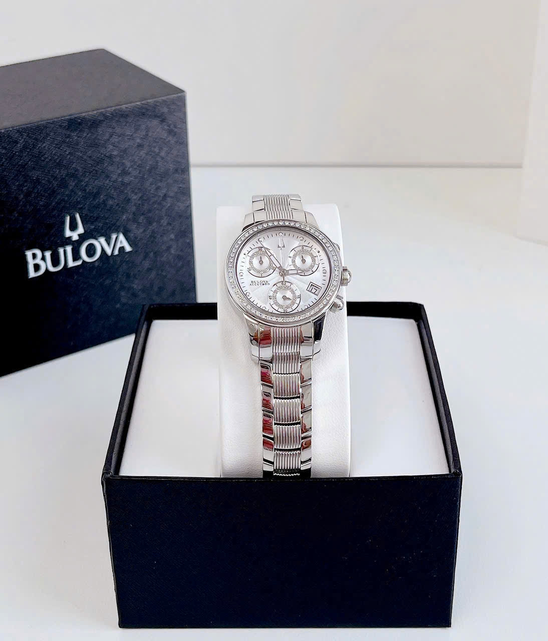 Đồng hồ Bulova Accutron 63R136 – Vẻ đẹp sang trọng chuẩn Swiss Made