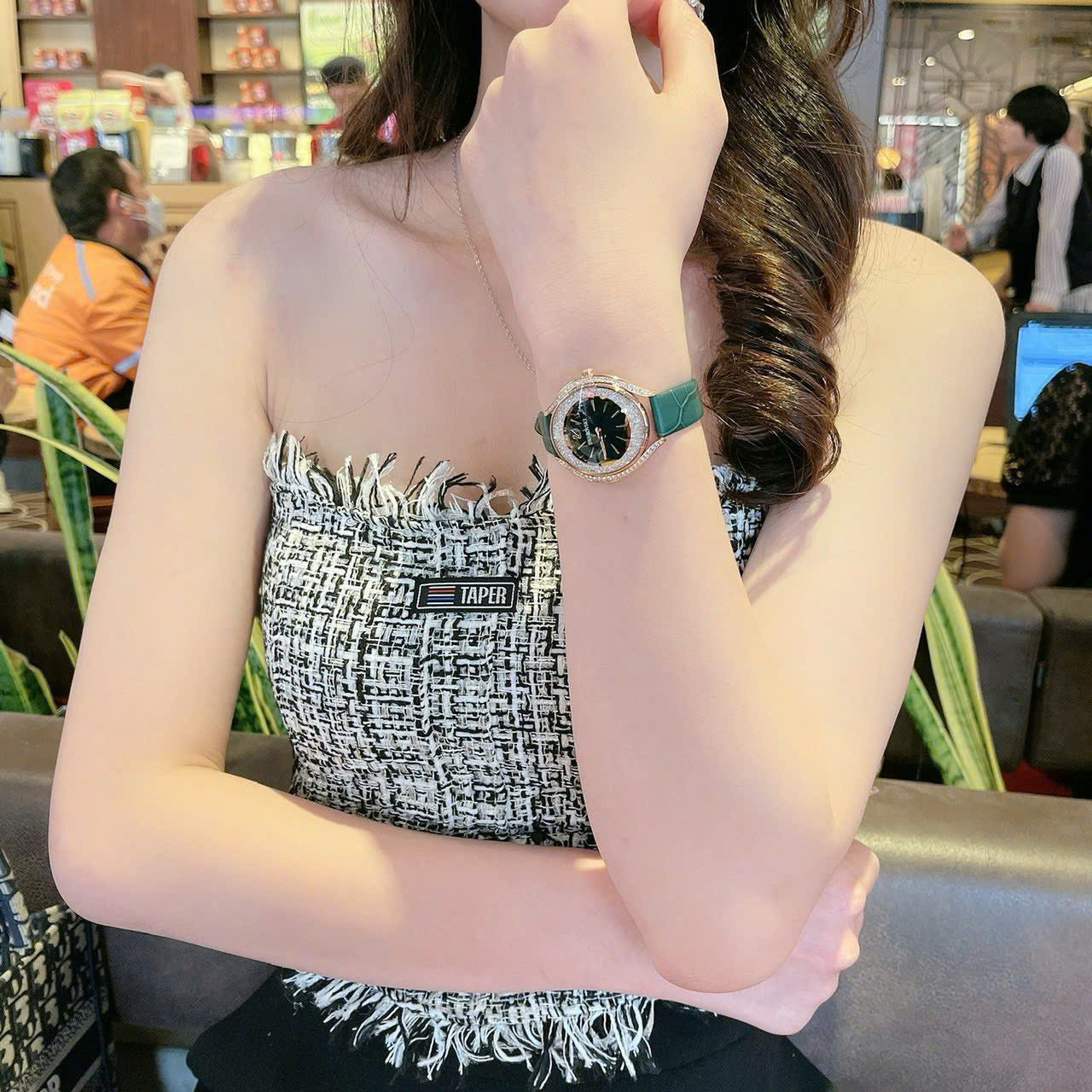 Đồng hồ Swarovski 5644078 Crystalline Aura Green Watch – Đỉnh cao sang trọng trong BST Crystalline Aura