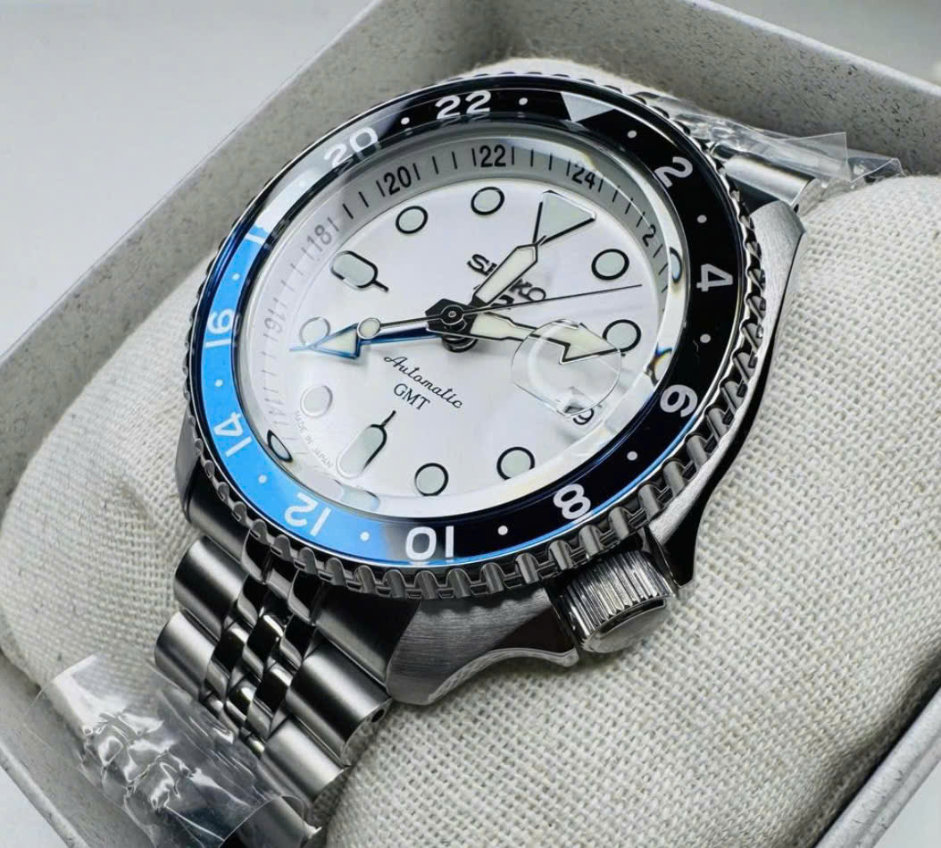 Đồng hồ Seiko Sport GMT SSK033K1 – Vượt Thời Gian, Khẳng Định Đẳng Cấp giá rẻ nhất thị trường