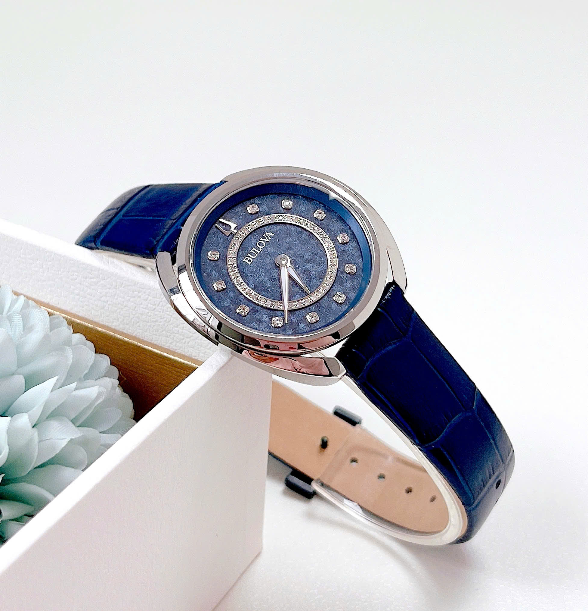 Đồng Hồ Bulova Duality Blue Dial – Đẳng Cấp Với Mặt Số Xanh Và Kim Cương Rạng Ngời