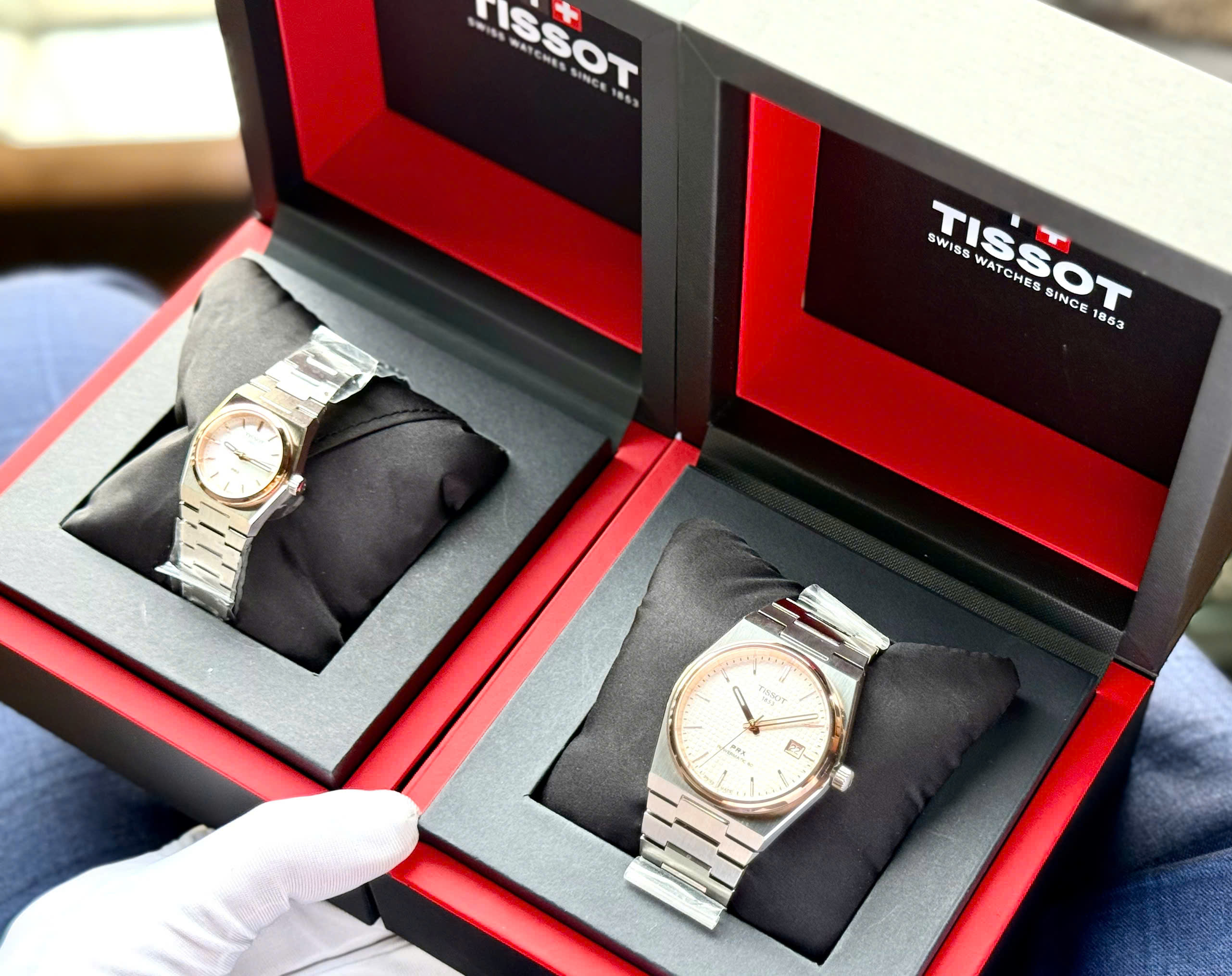 Đồng hồ Cặp đôi Tissot PRX Automatic 35mm – Huyền thoại trở lại, phiên bản hoàn hảo cho mọi cổ tay - Trắng: Model: T137.207.11.111.00 - Blue-Ice: Model: T137.207.11.351.00